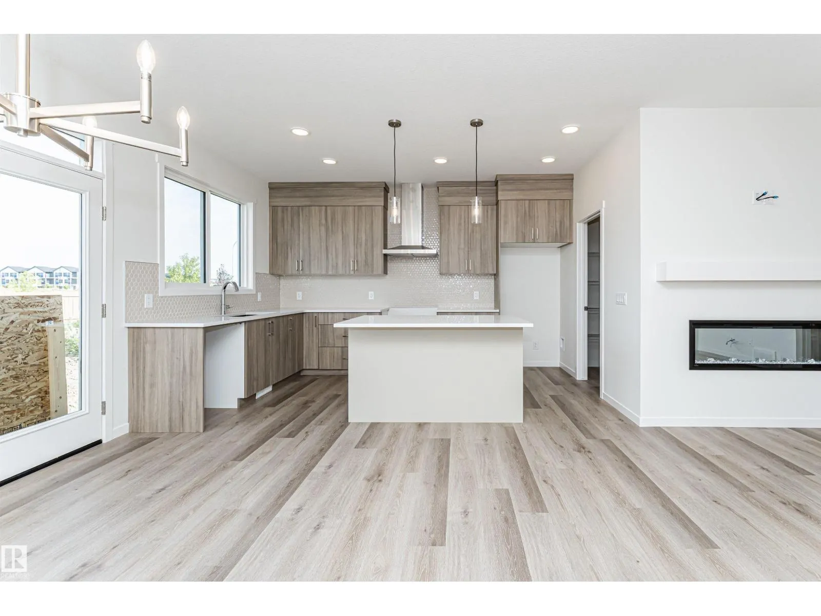 2308 160 ST SW