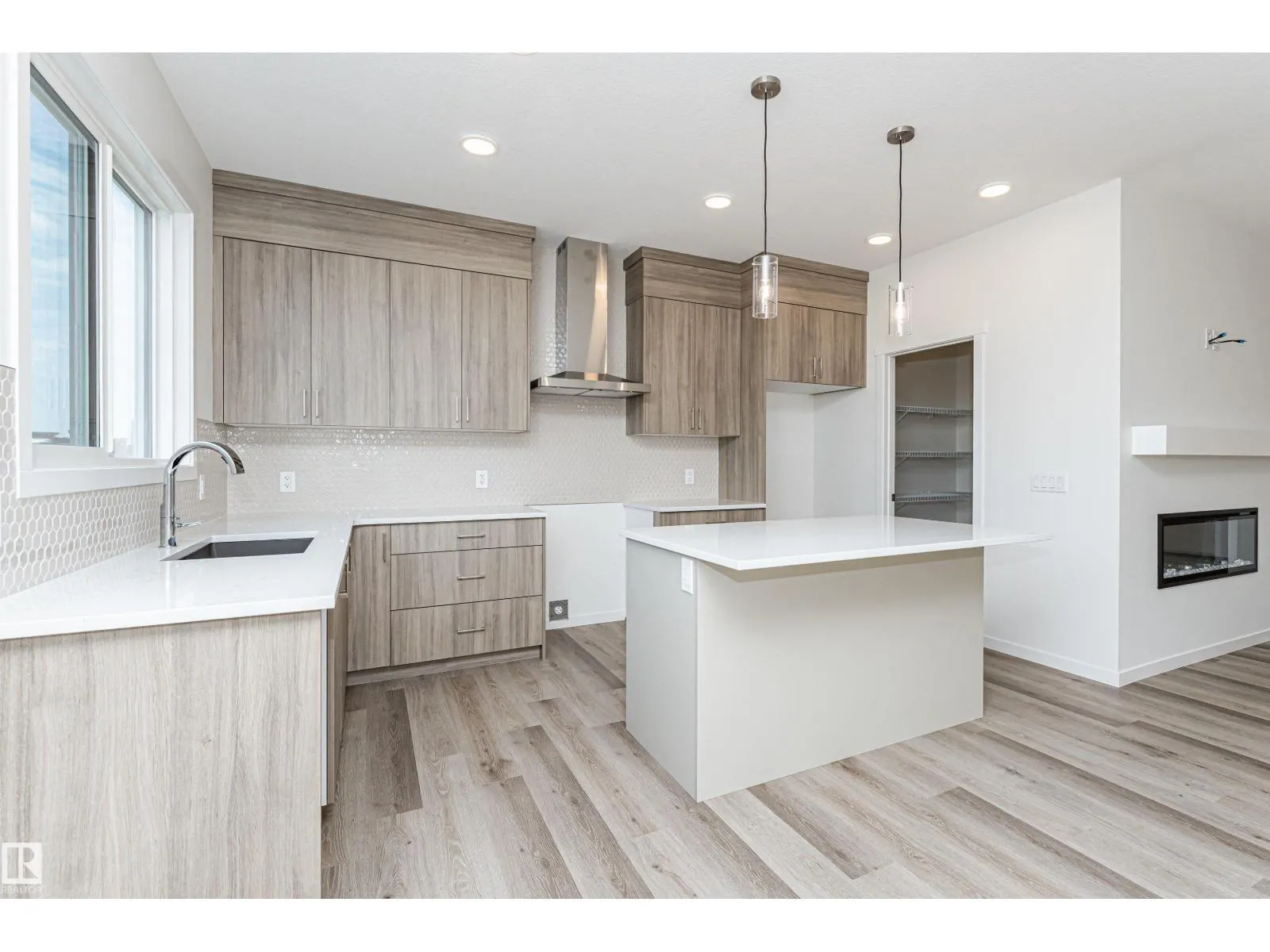 2308 160 ST SW