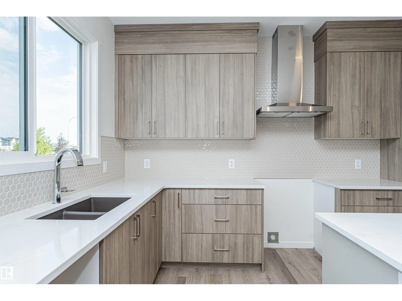 2308 160 ST SW