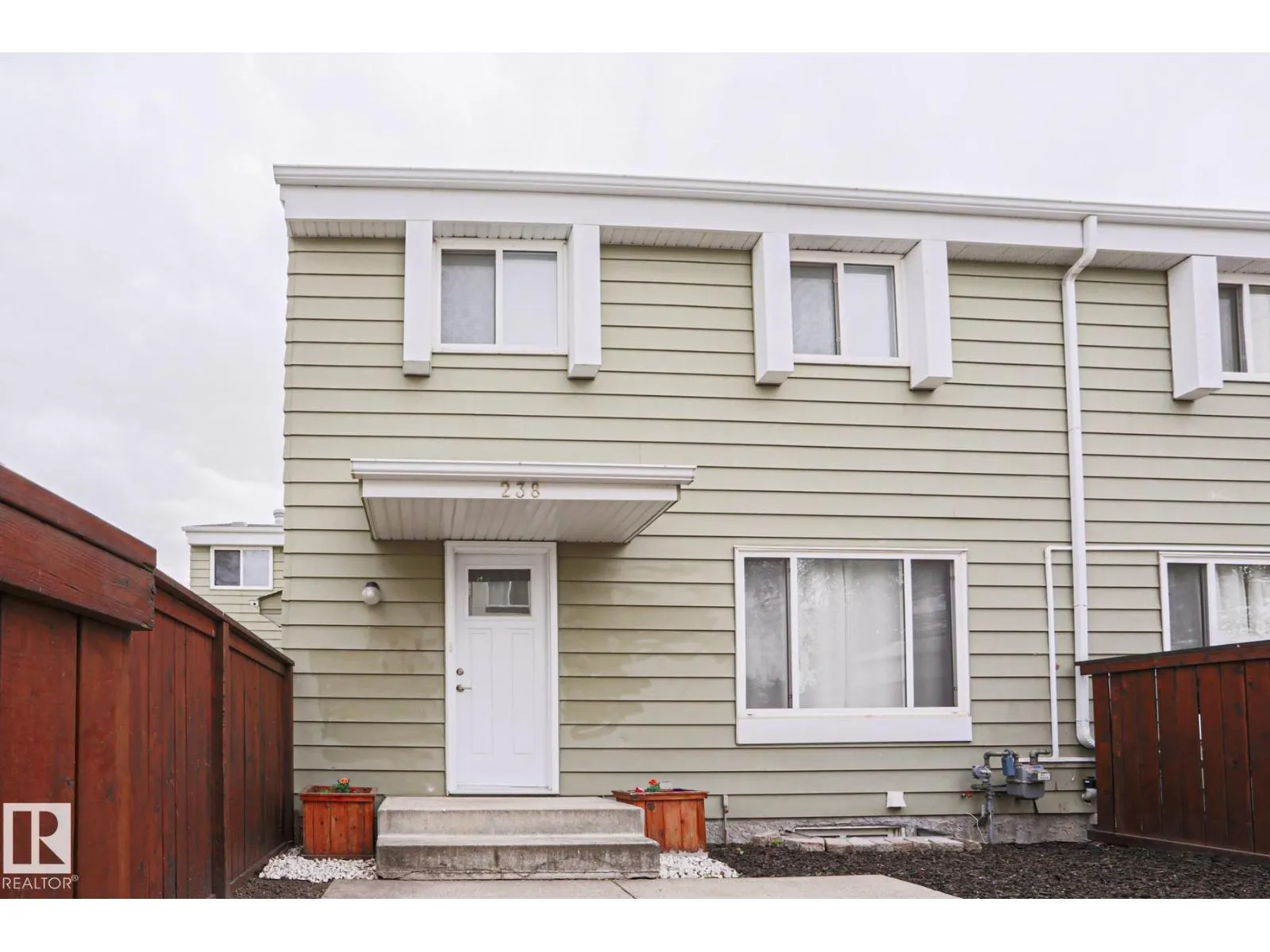 238 PRIMROSE GARDENS GD NW