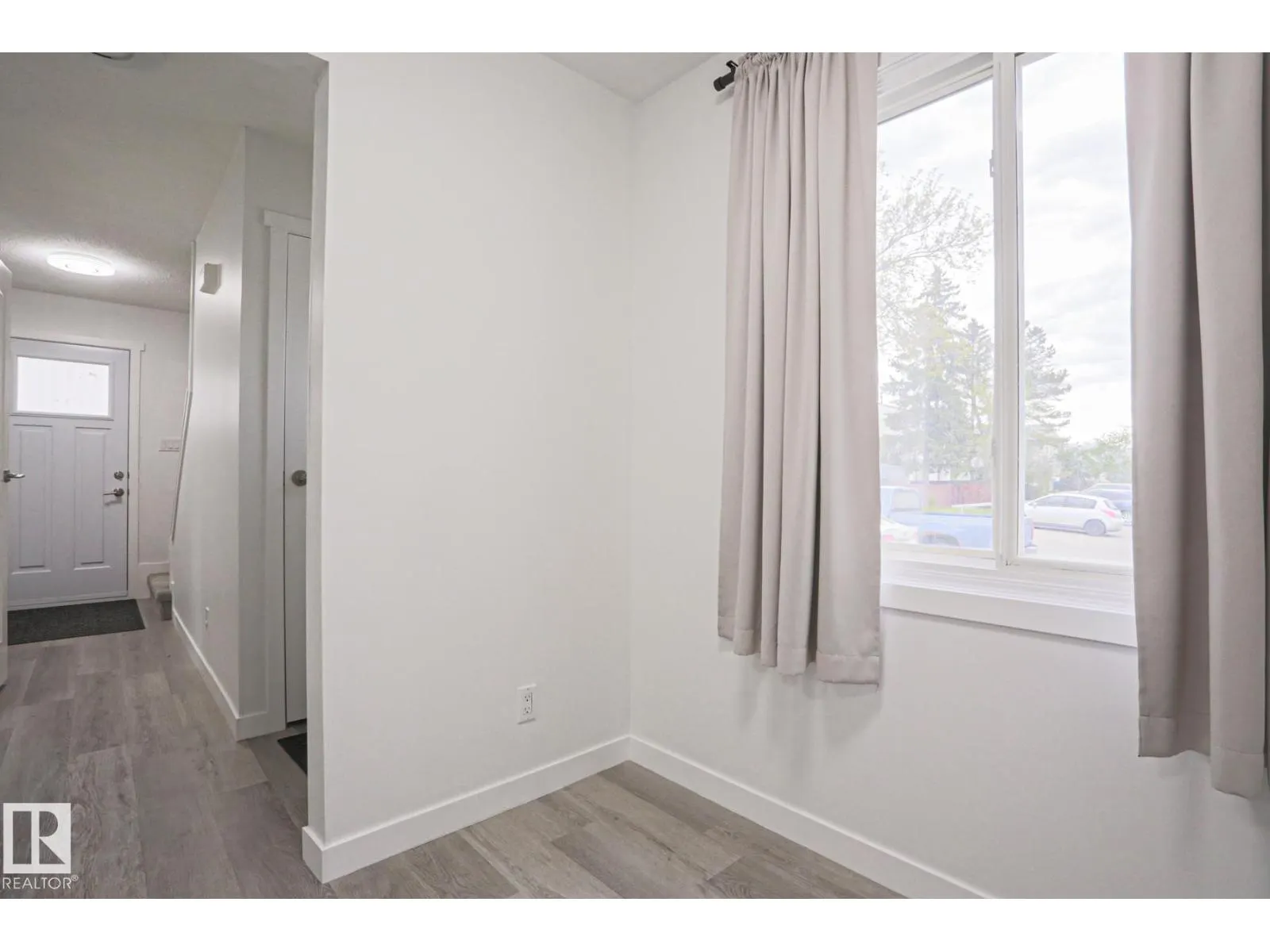 238 PRIMROSE GARDENS GD NW