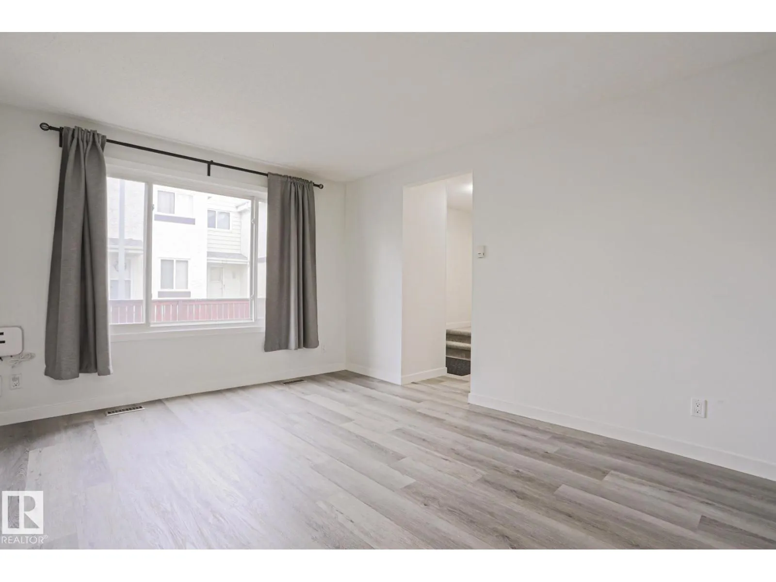 238 PRIMROSE GARDENS GD NW