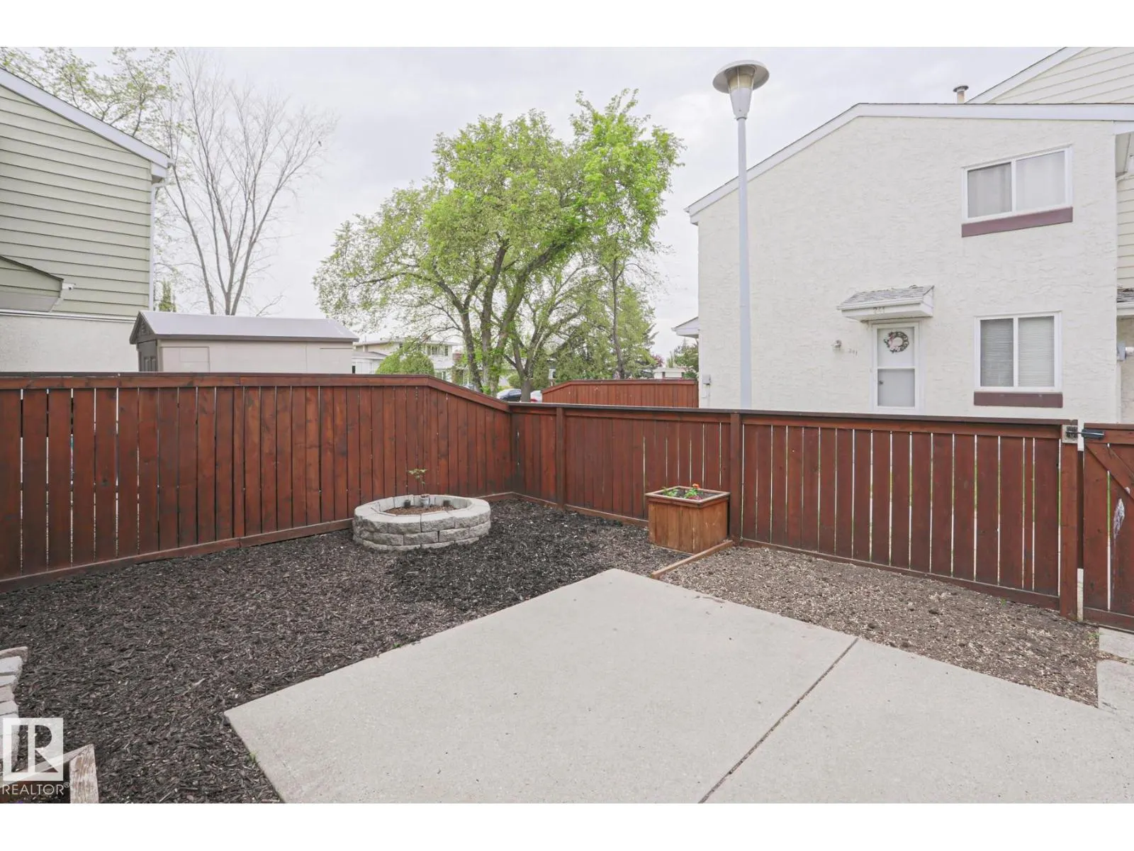 238 PRIMROSE GARDENS GD NW