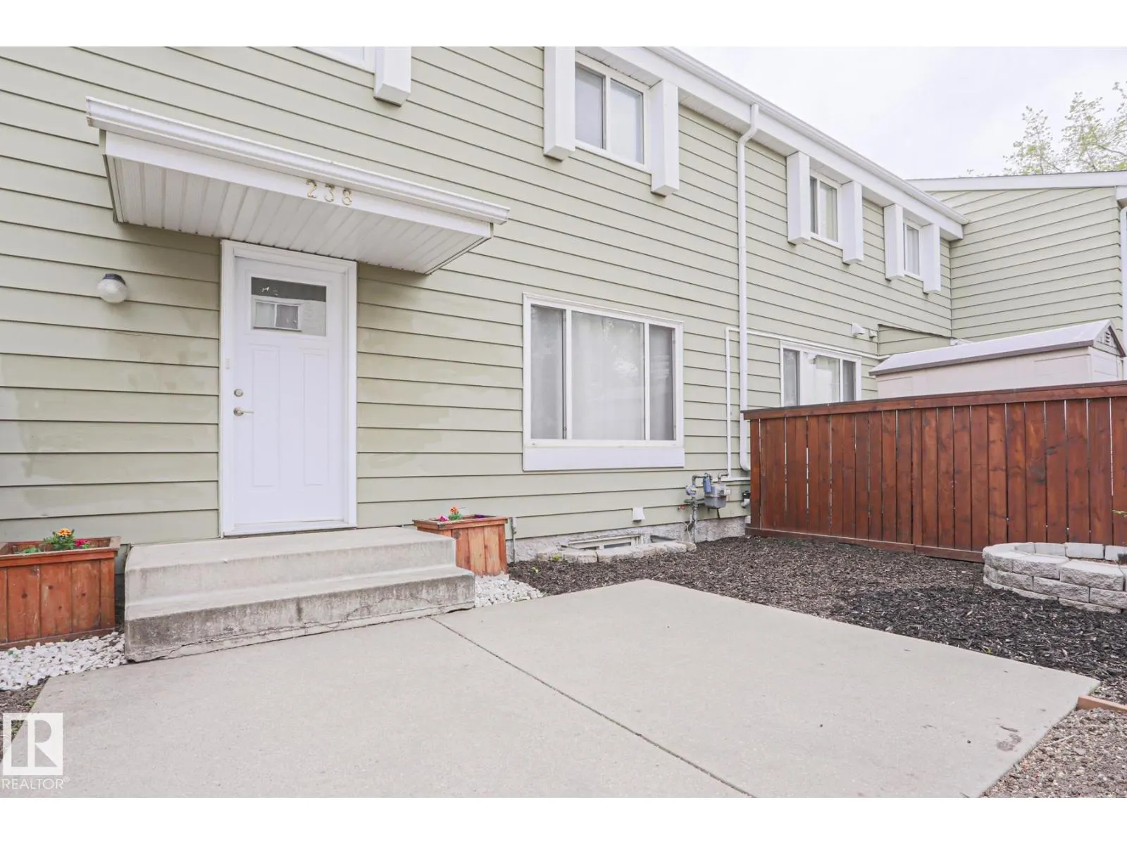238 PRIMROSE GARDENS GD NW