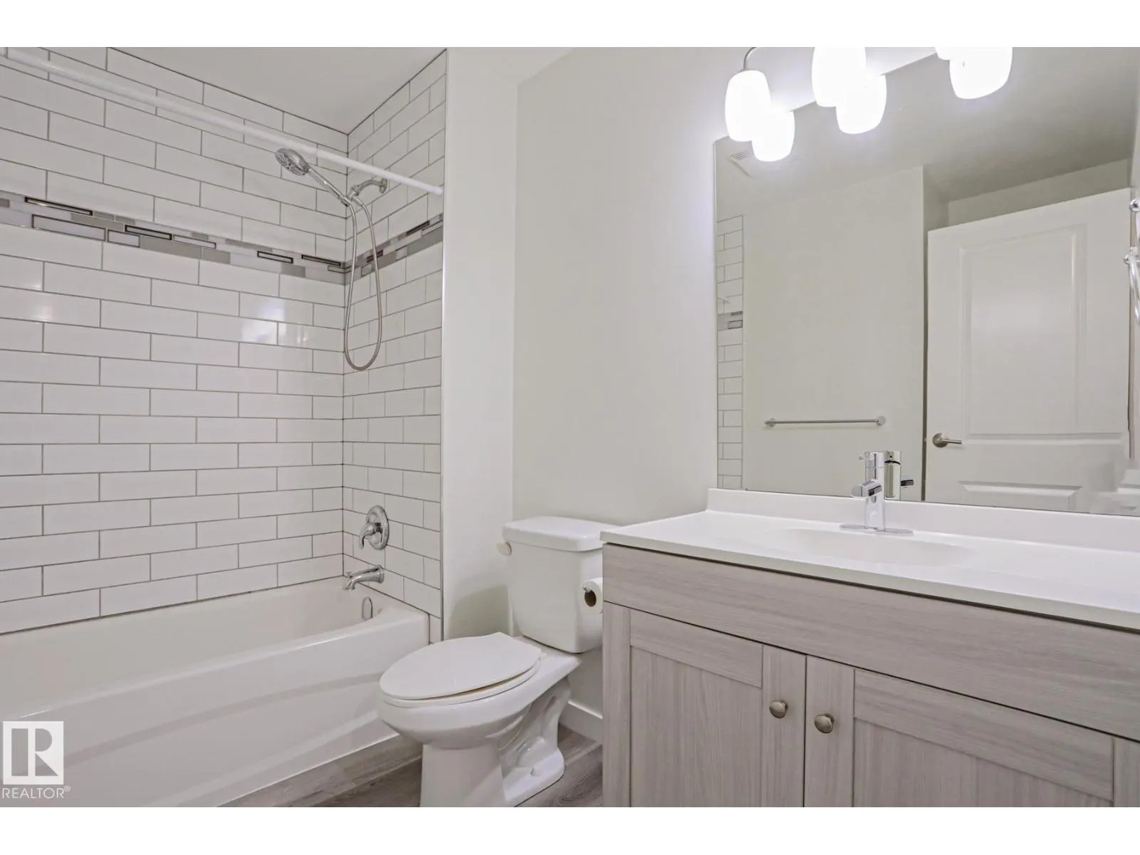 238 PRIMROSE GARDENS GD NW