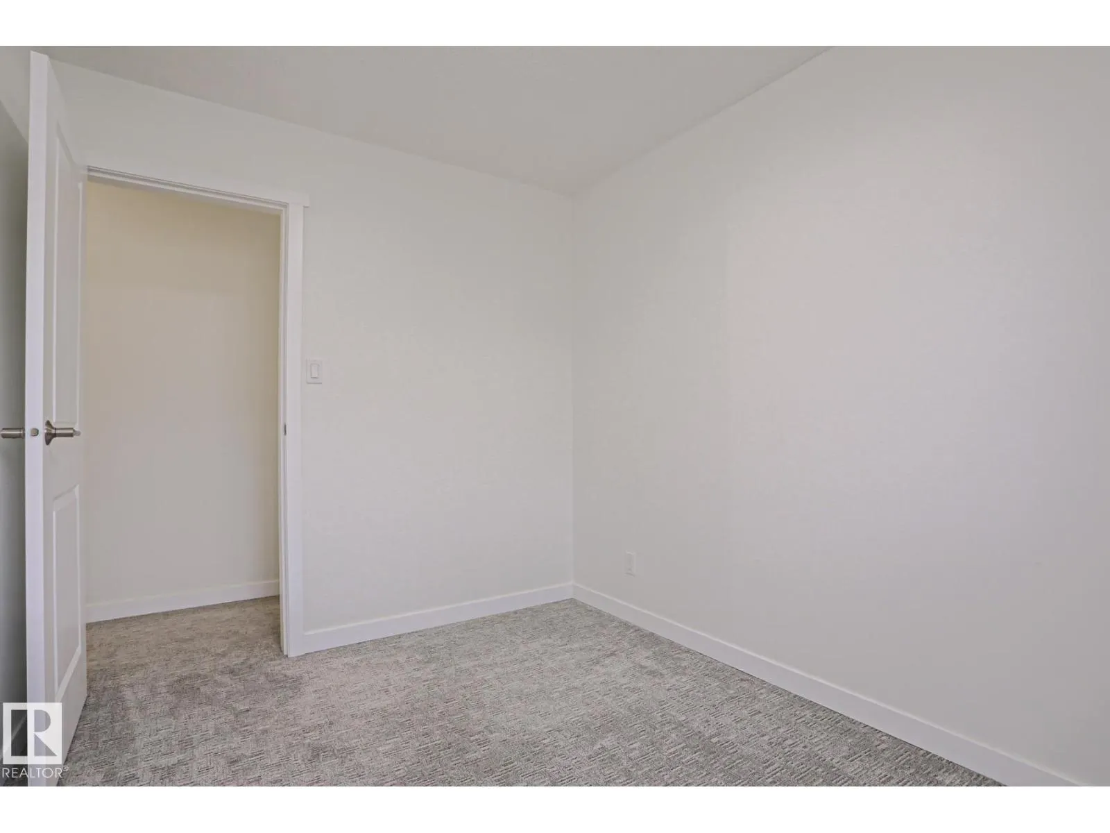 238 PRIMROSE GARDENS GD NW
