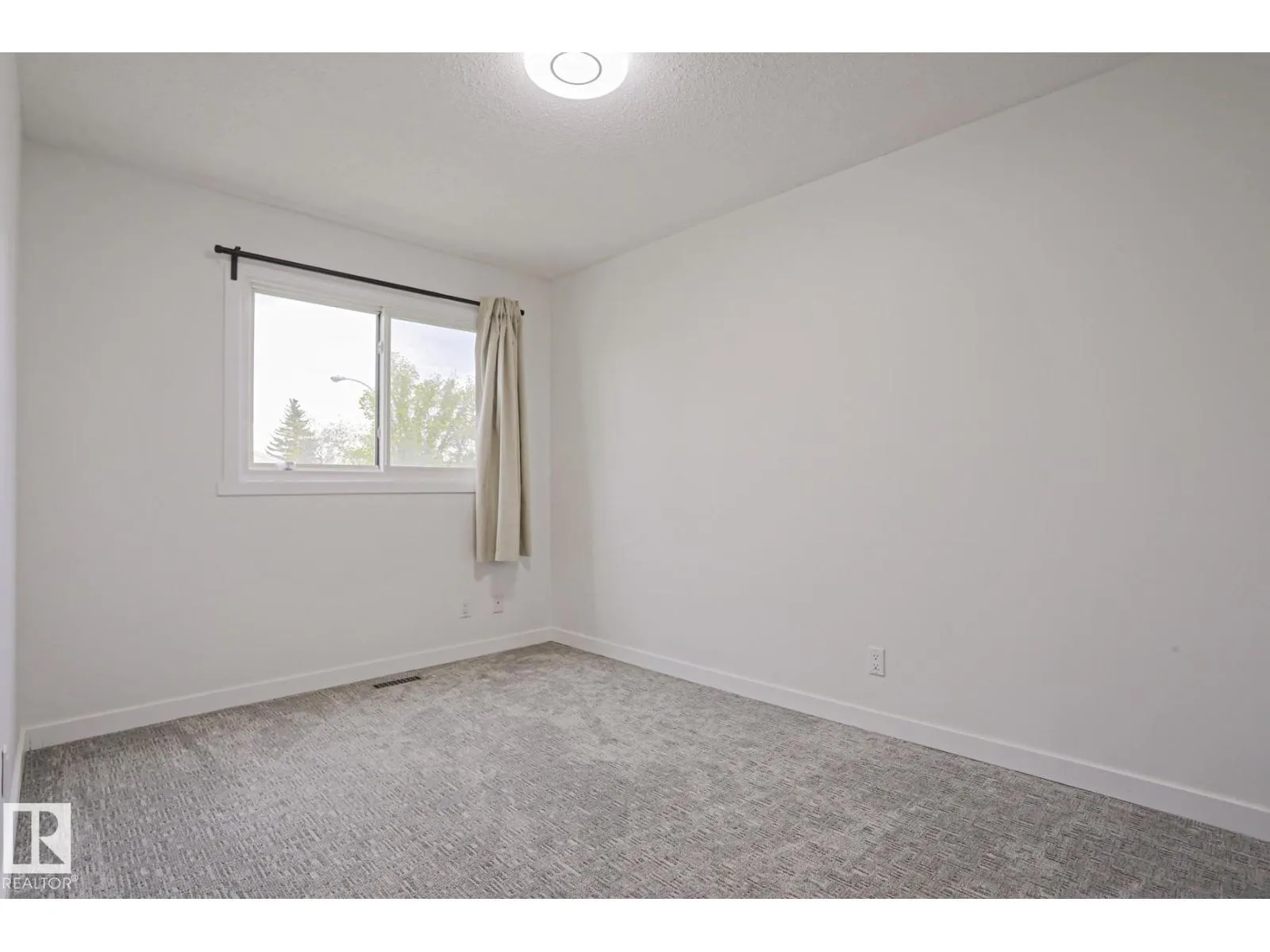 238 PRIMROSE GARDENS GD NW