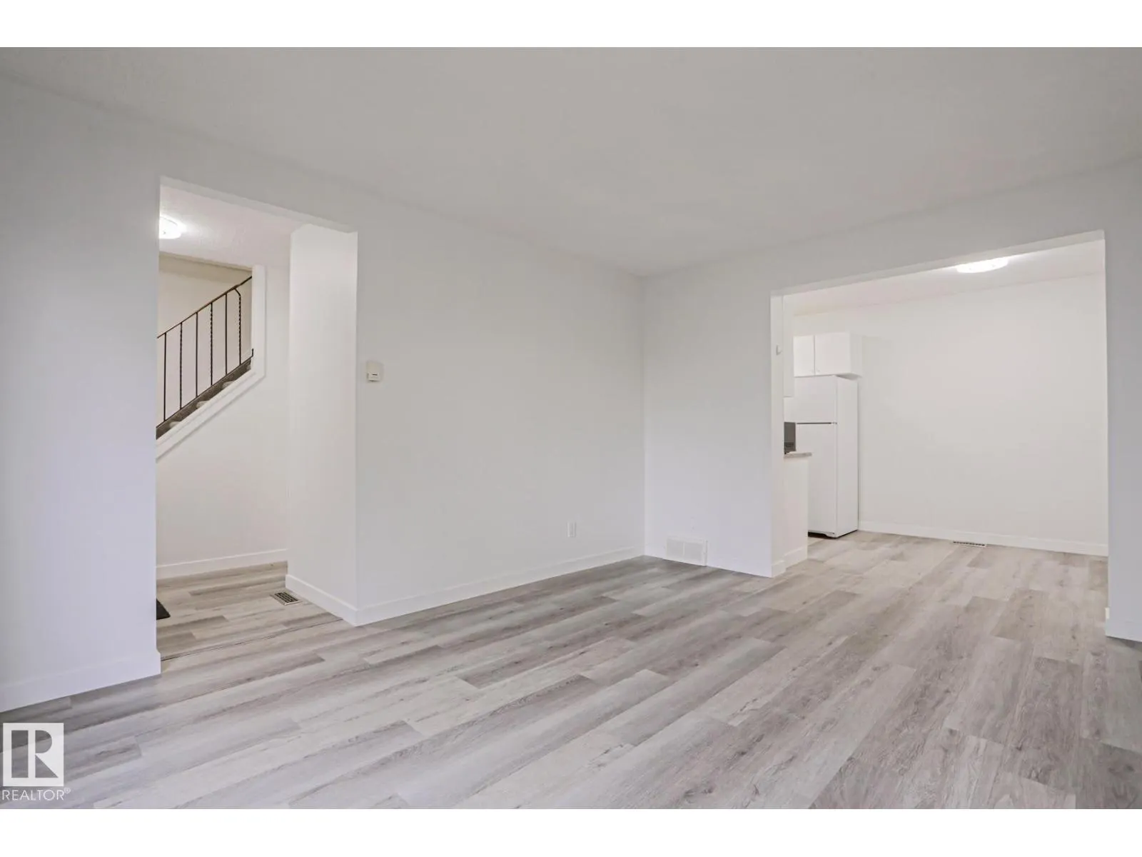 238 PRIMROSE GARDENS GD NW