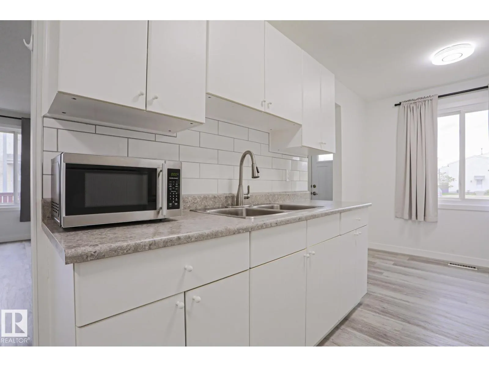 238 PRIMROSE GARDENS GD NW