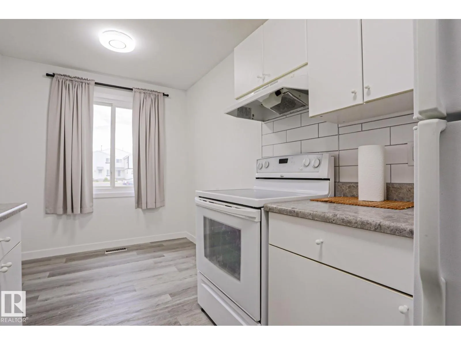 238 PRIMROSE GARDENS GD NW