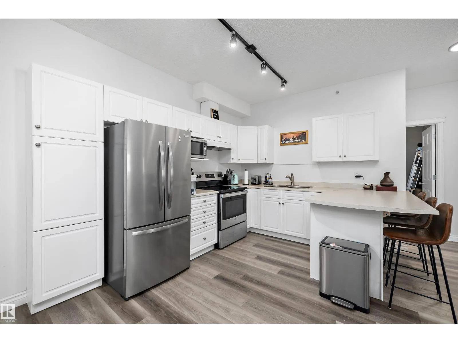 #405 304 LEWIS ESTATES BV NW