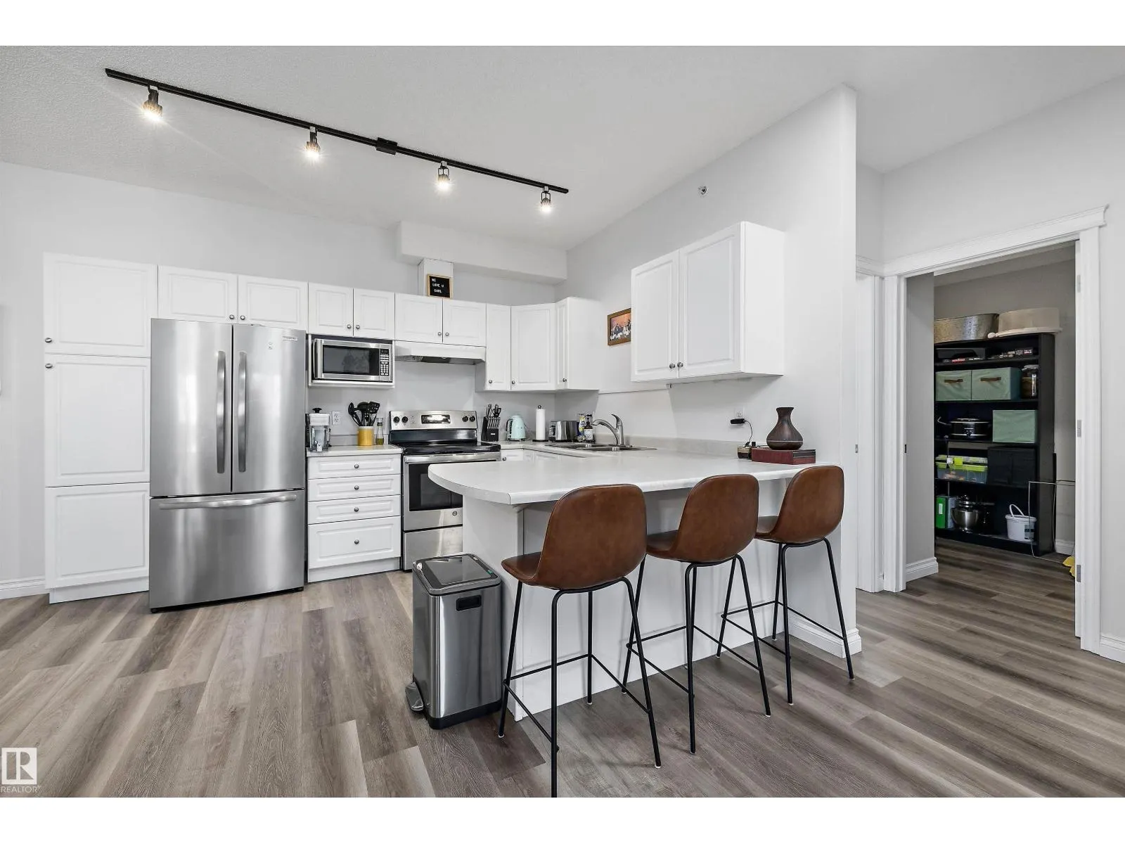 #405 304 LEWIS ESTATES BV NW
