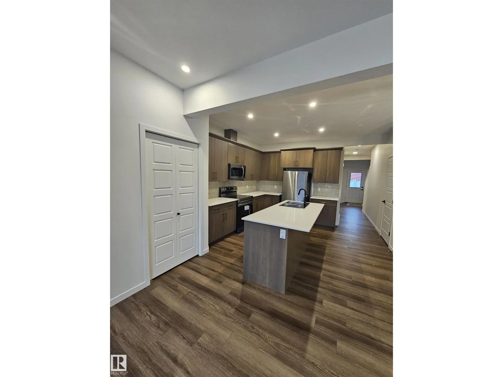 3605 Triomphe BV