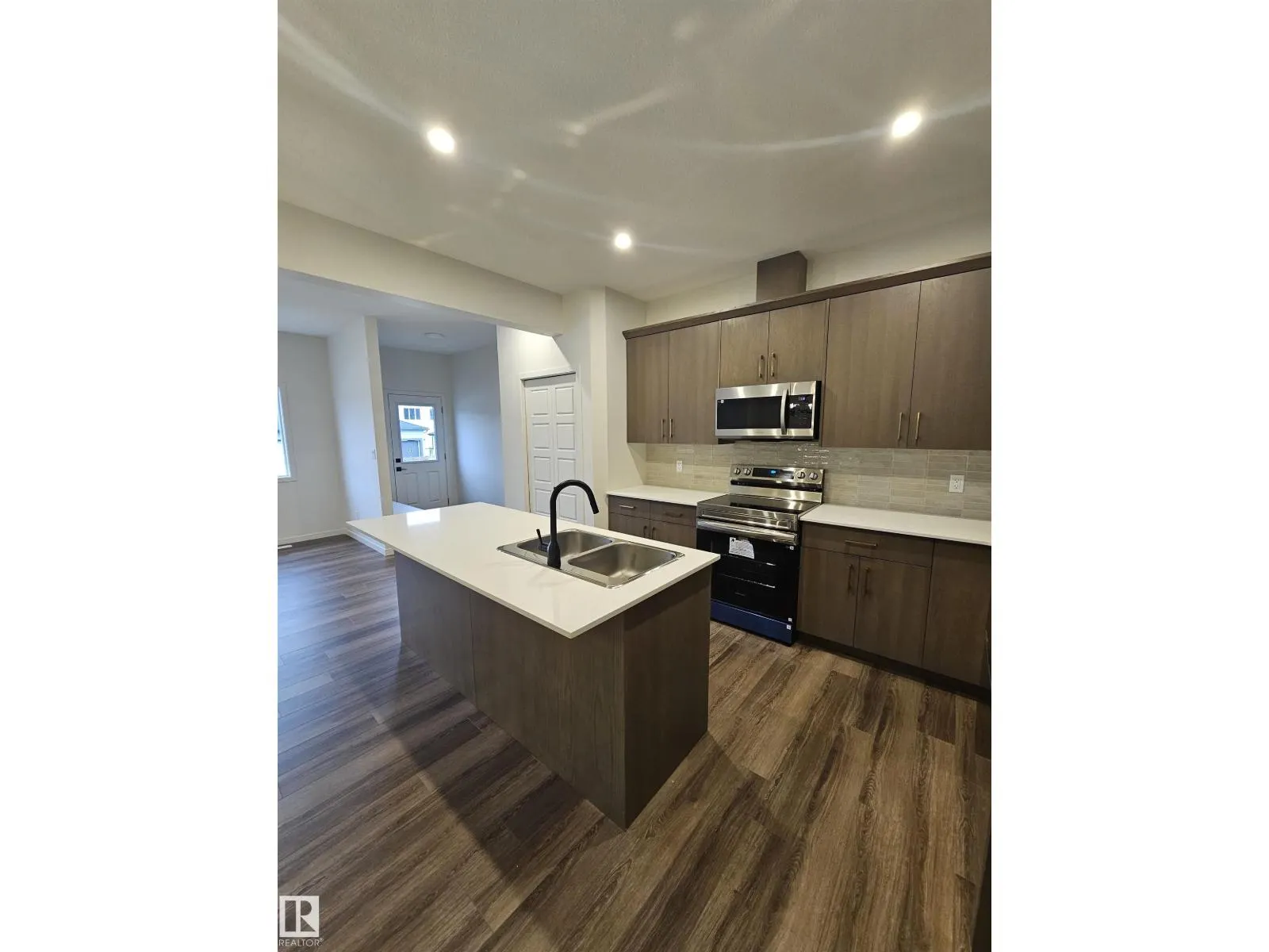 3605 Triomphe BV