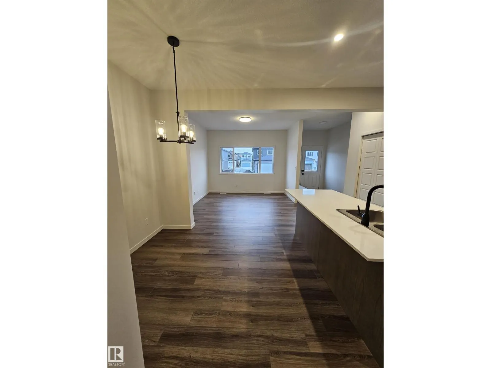 3605 Triomphe BV