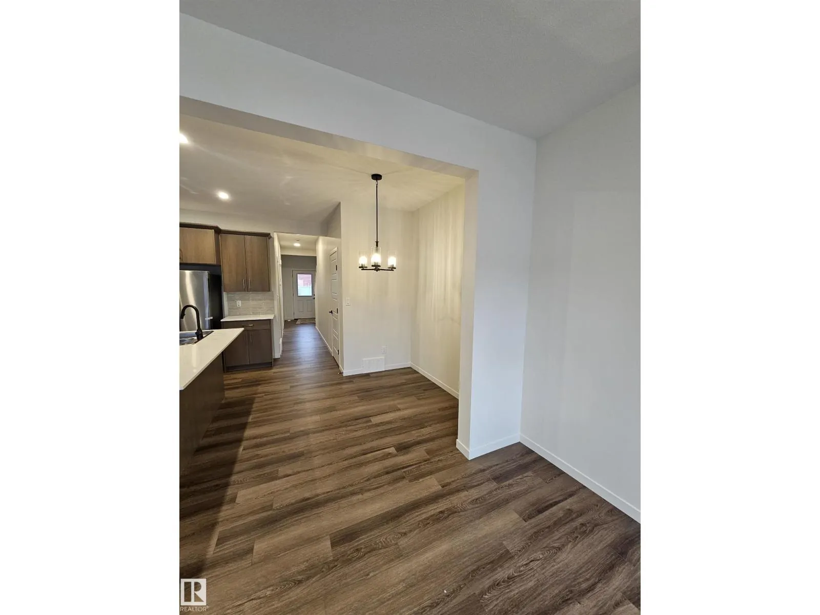3605 Triomphe BV