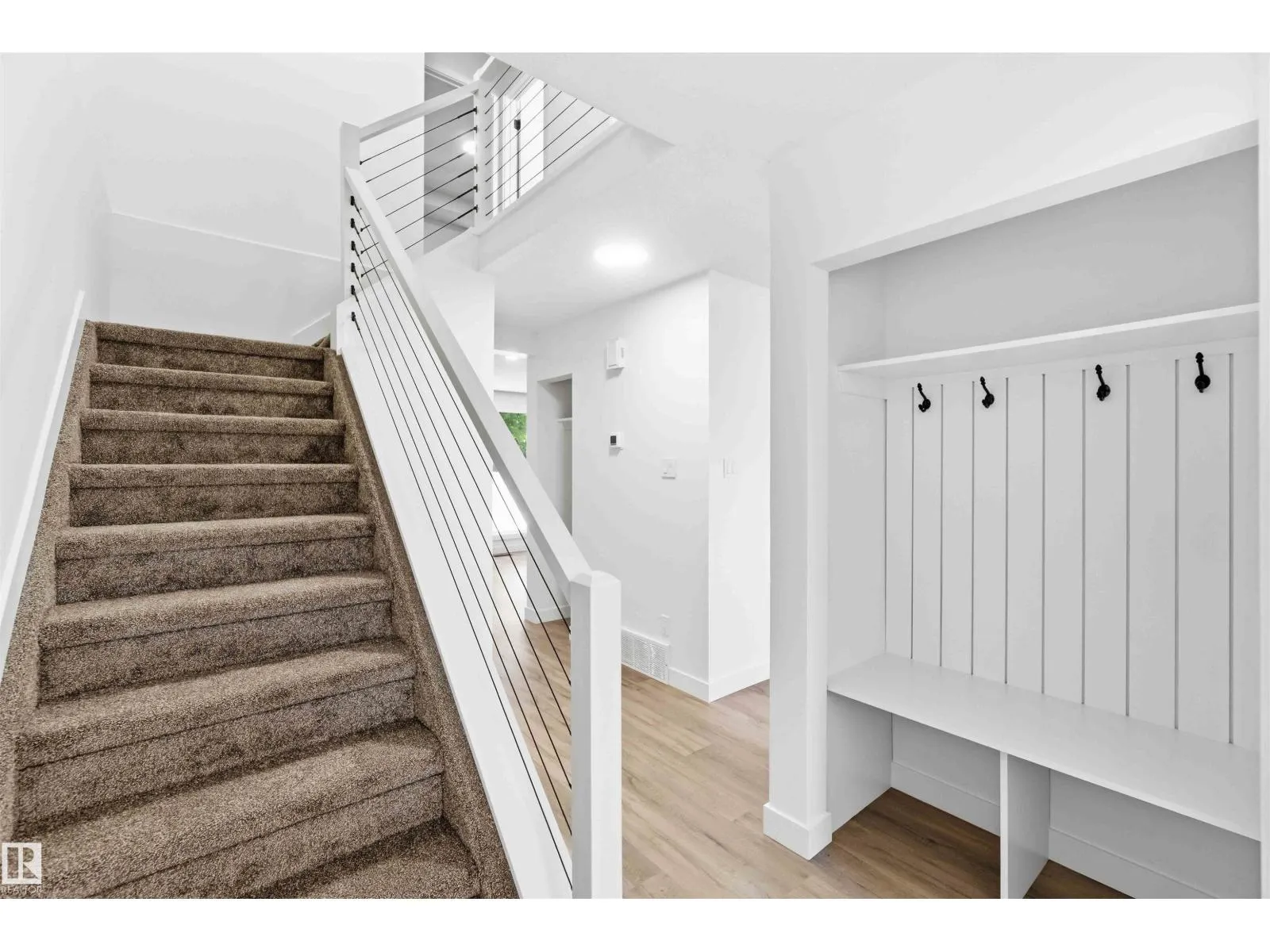 350 CLAREVIEW RD NW
