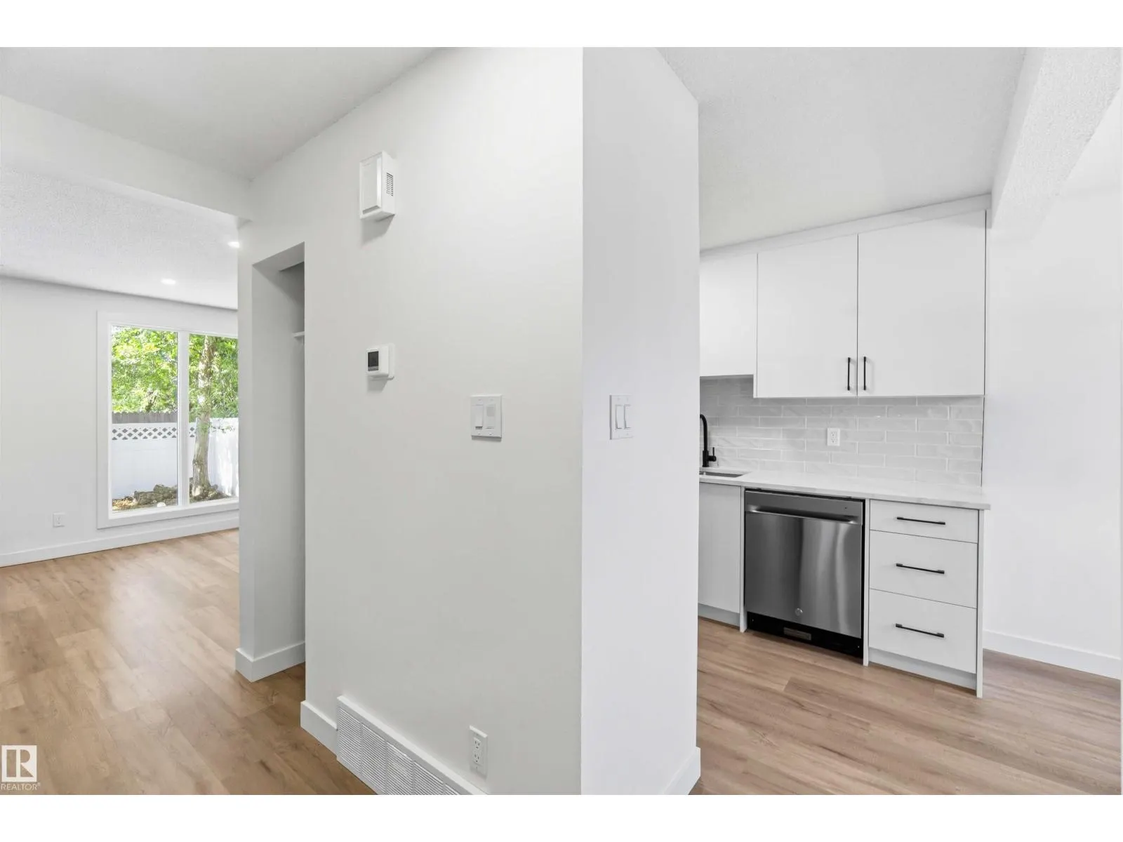 350 CLAREVIEW RD NW