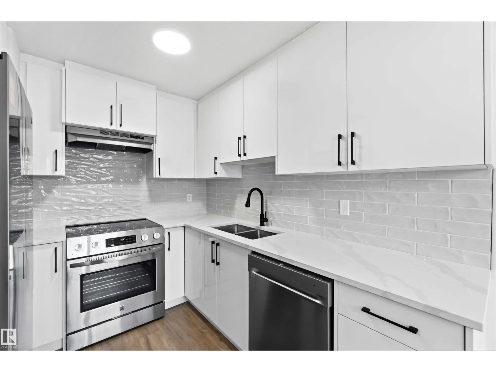 350 CLAREVIEW RD NW