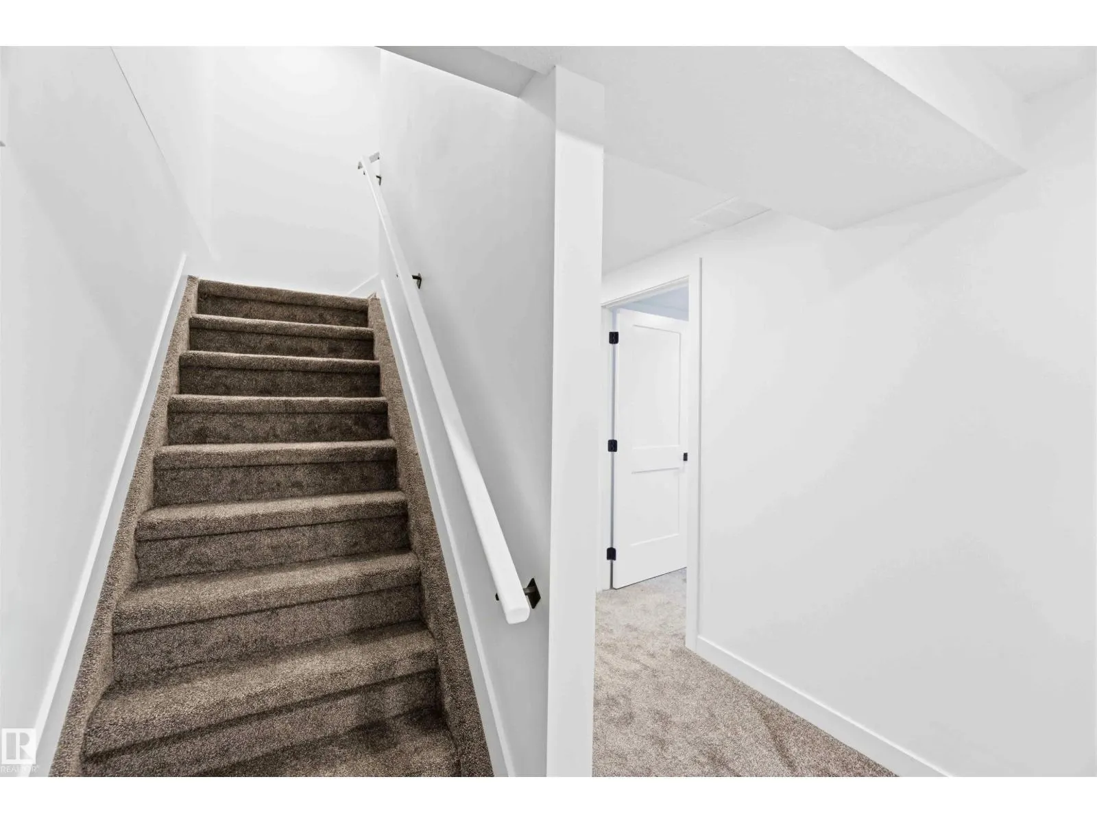 350 CLAREVIEW RD NW