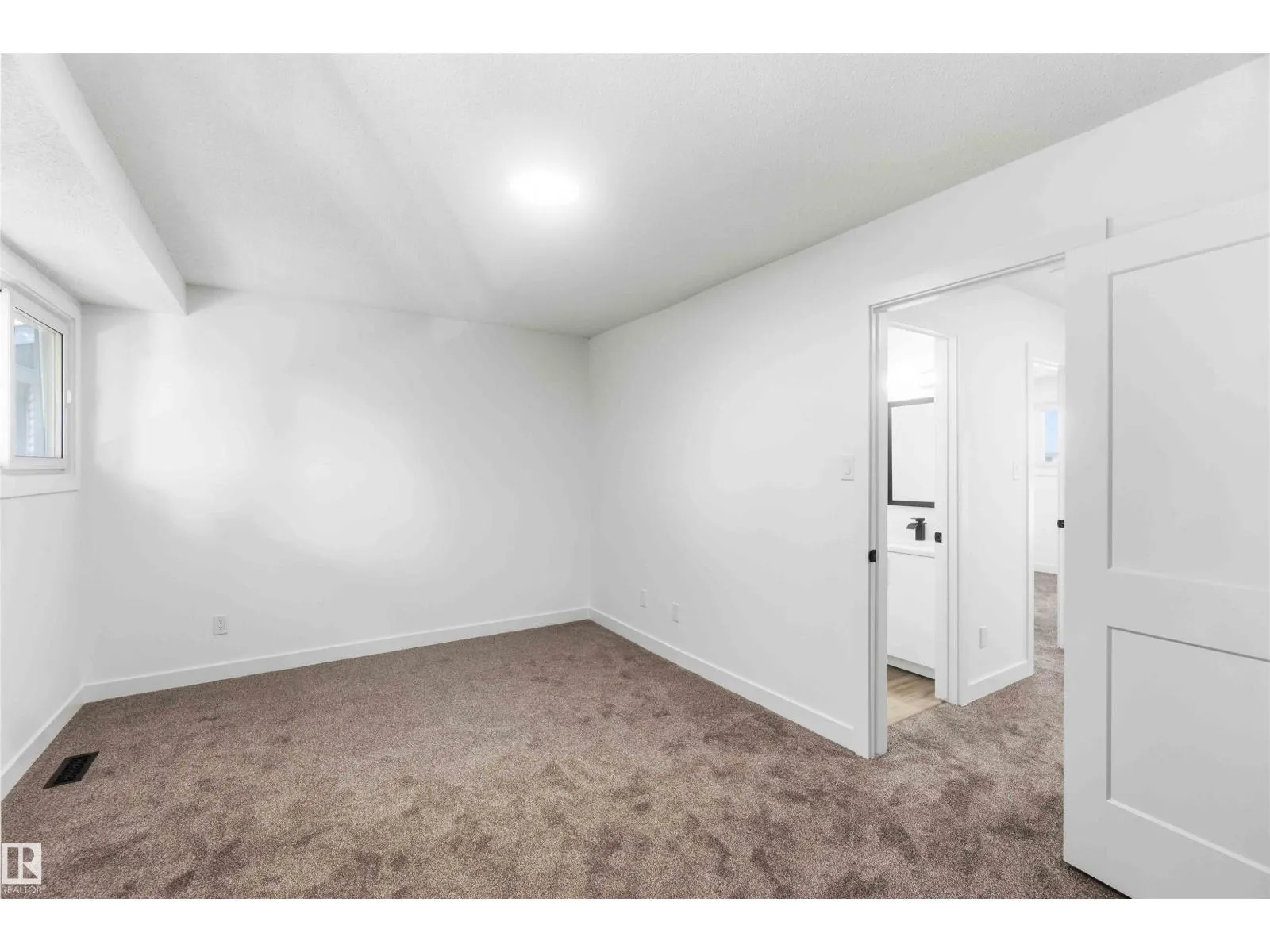 350 CLAREVIEW RD NW