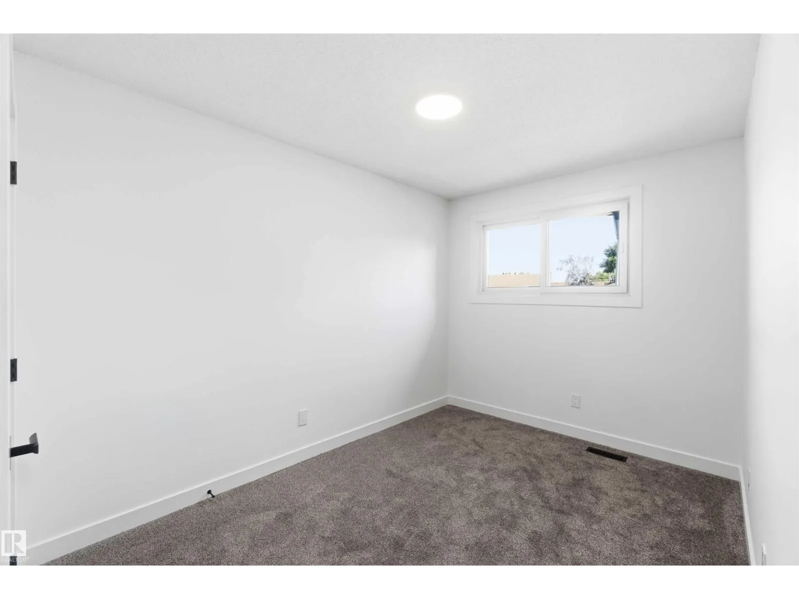 350 CLAREVIEW RD NW