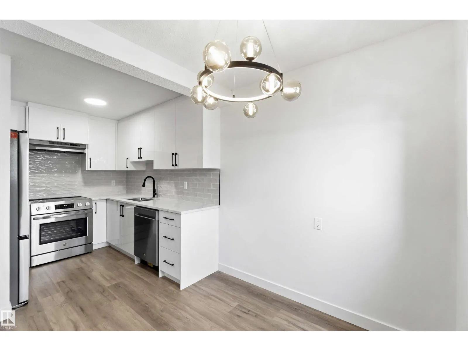 350 CLAREVIEW RD NW