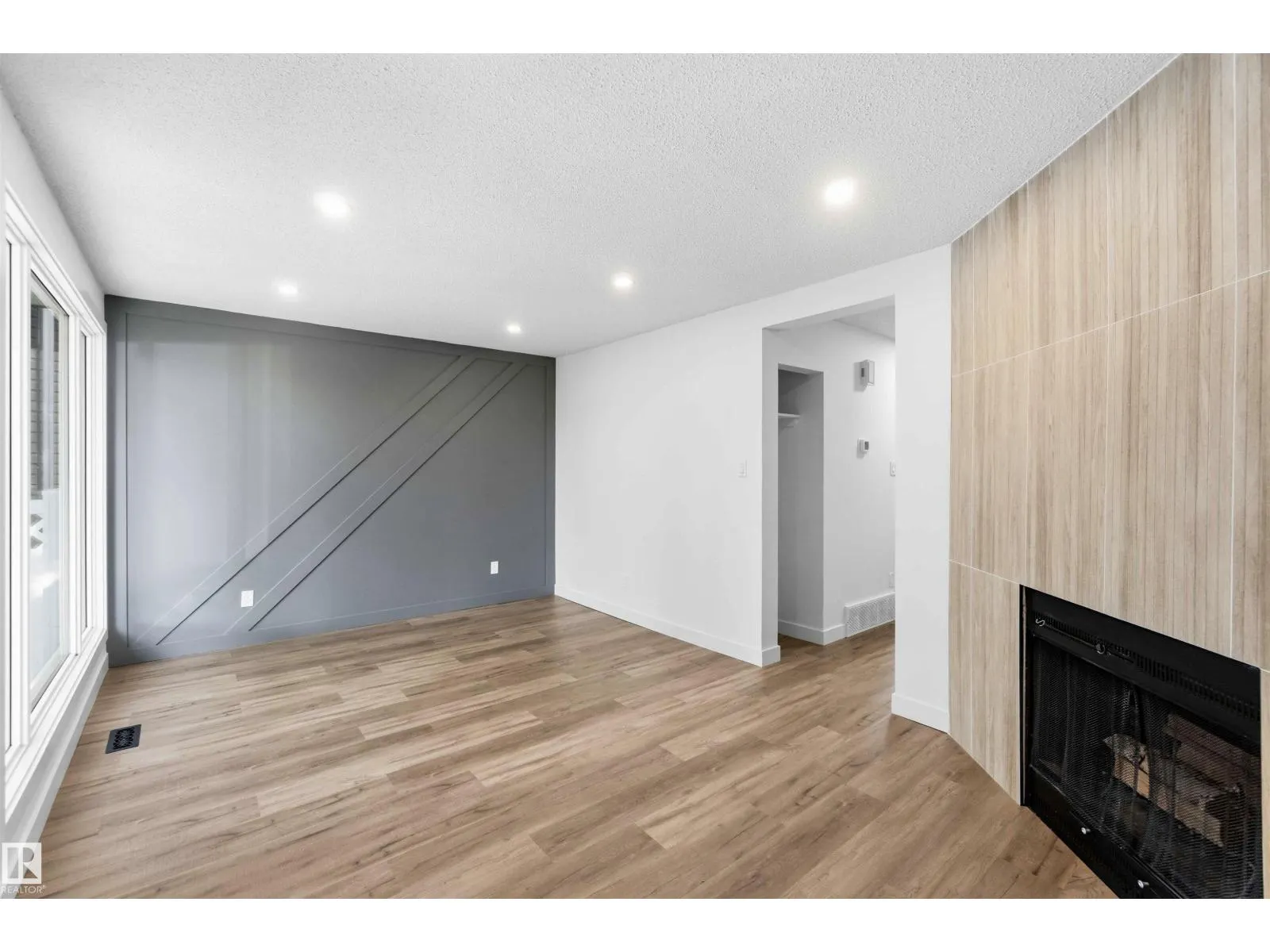 350 CLAREVIEW RD NW