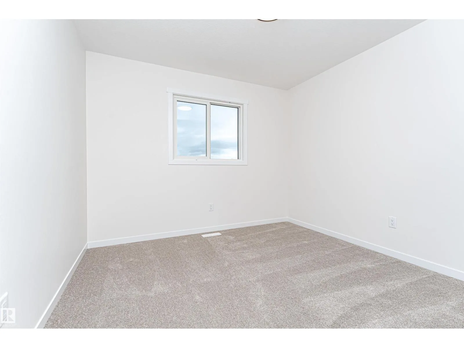 6276 180 AV NW