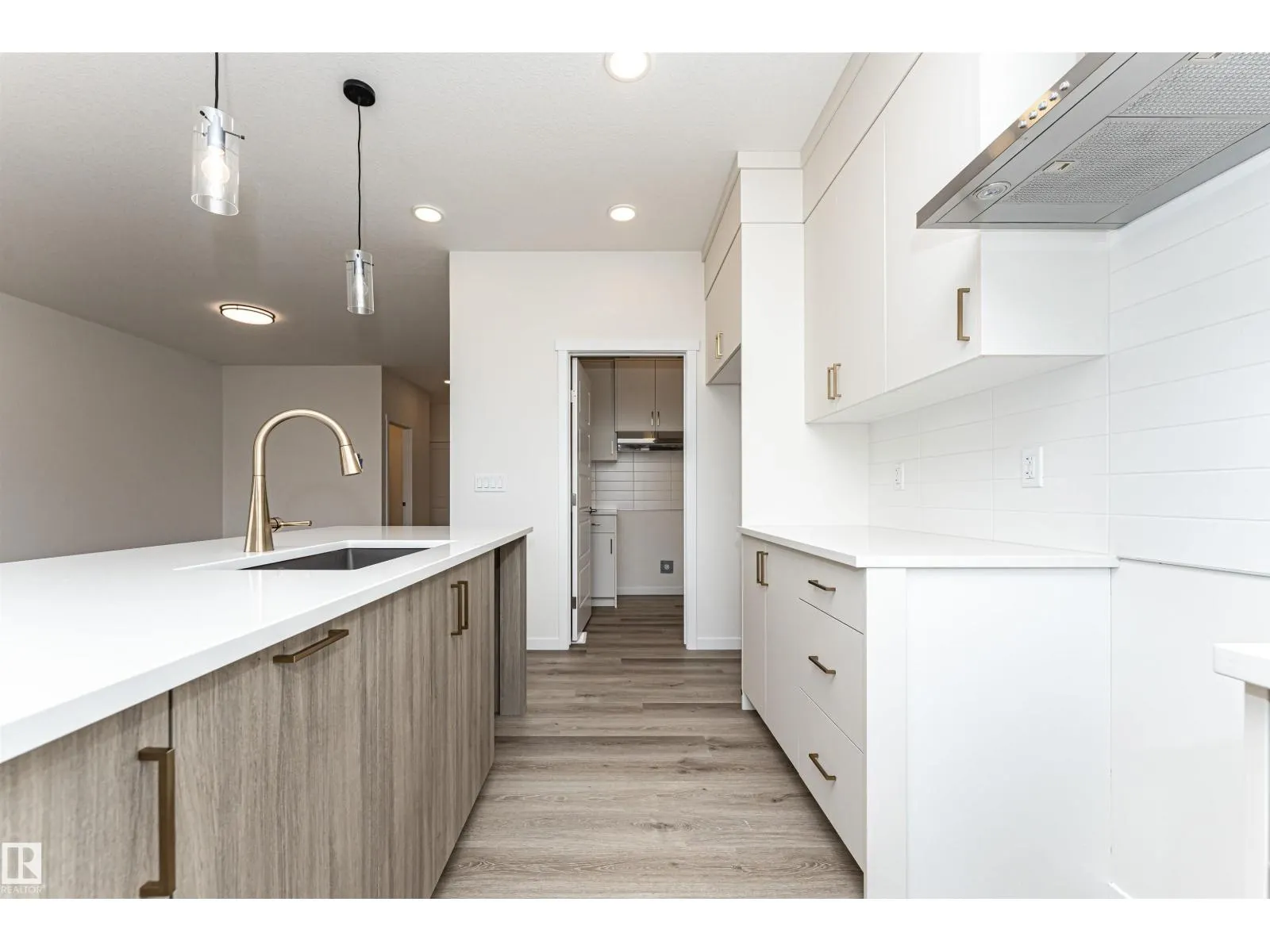 6276 180 AV NW