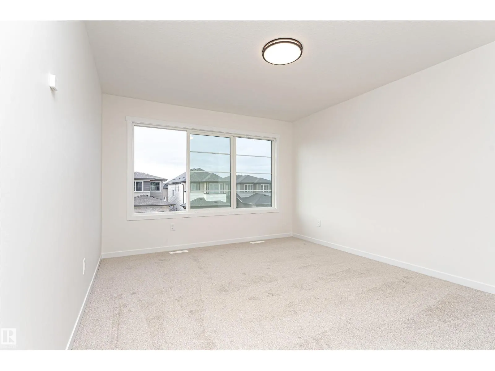 6276 180 AV NW
