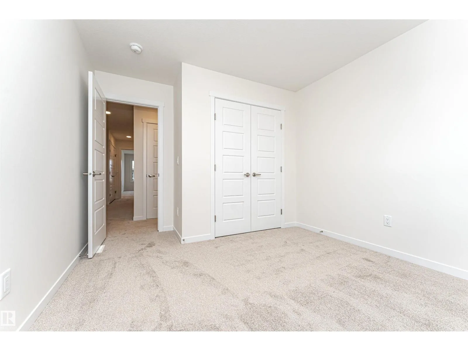 6276 180 AV NW
