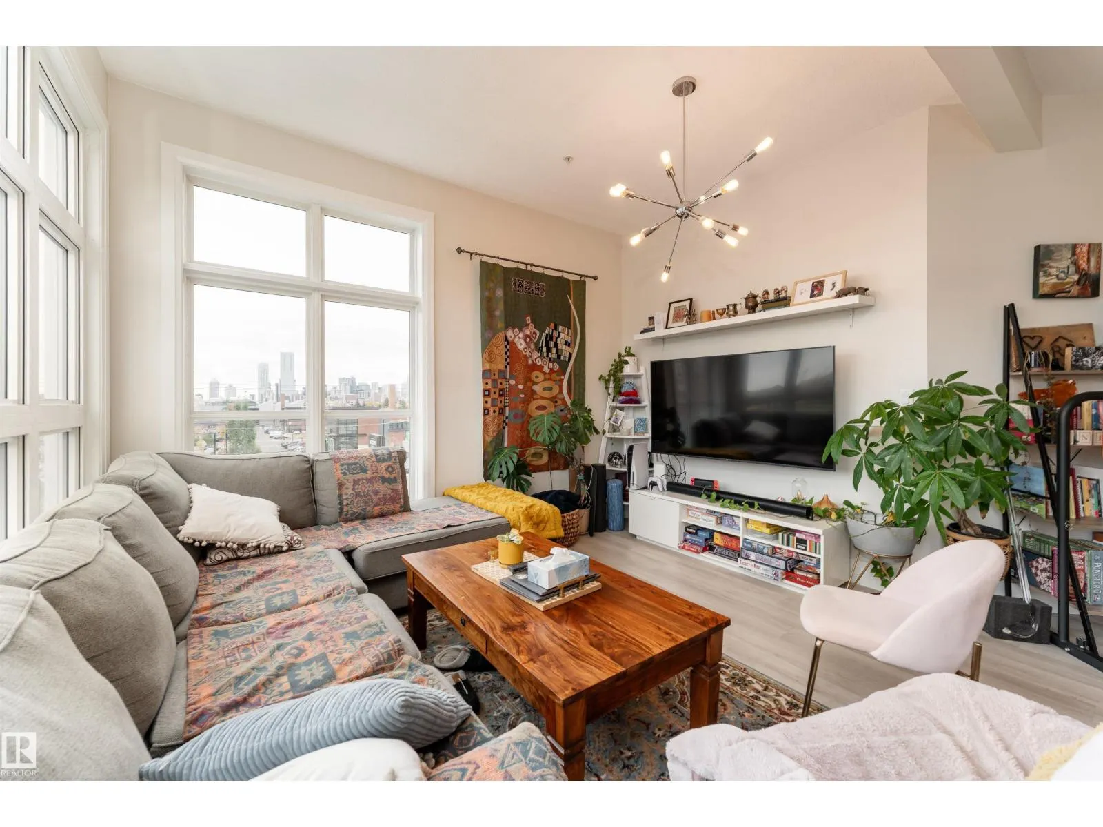 #455 10403 122 ST NW