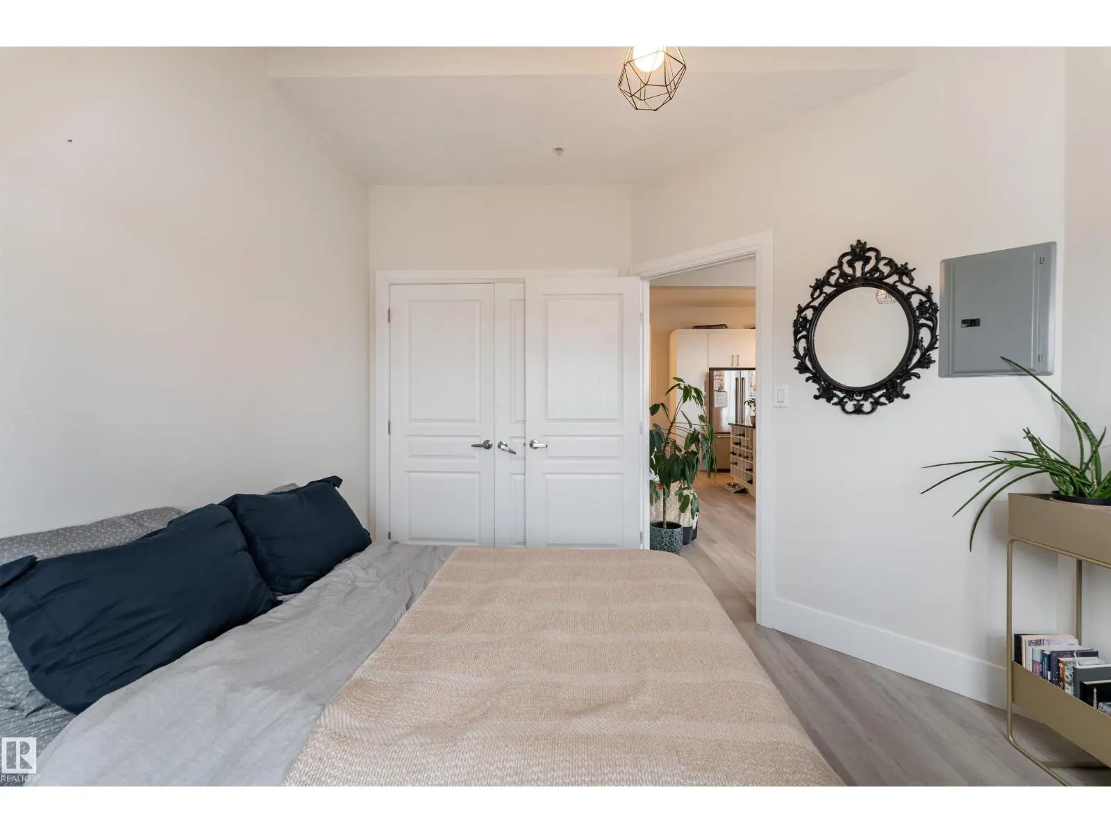 #455 10403 122 ST NW