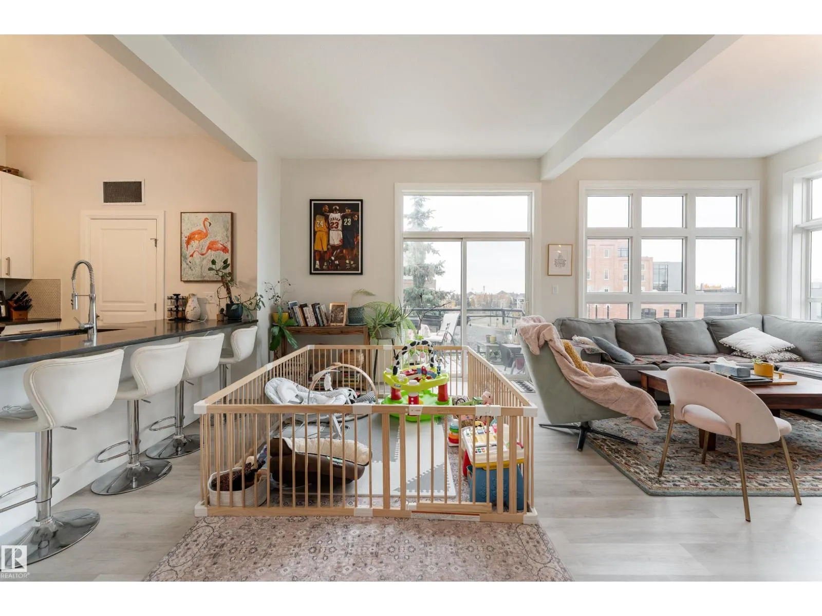 #455 10403 122 ST NW