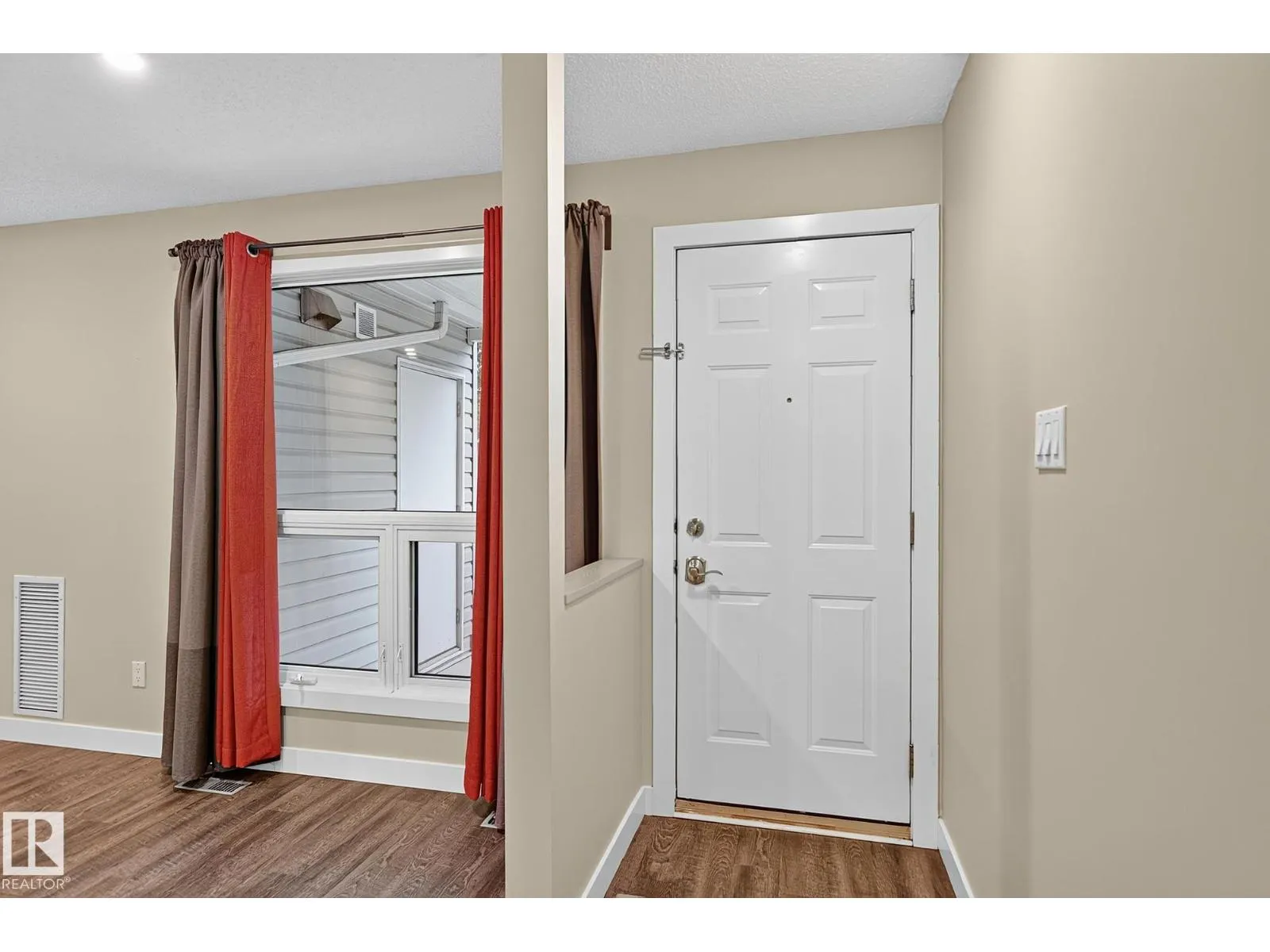 #12 2115 118 ST NW