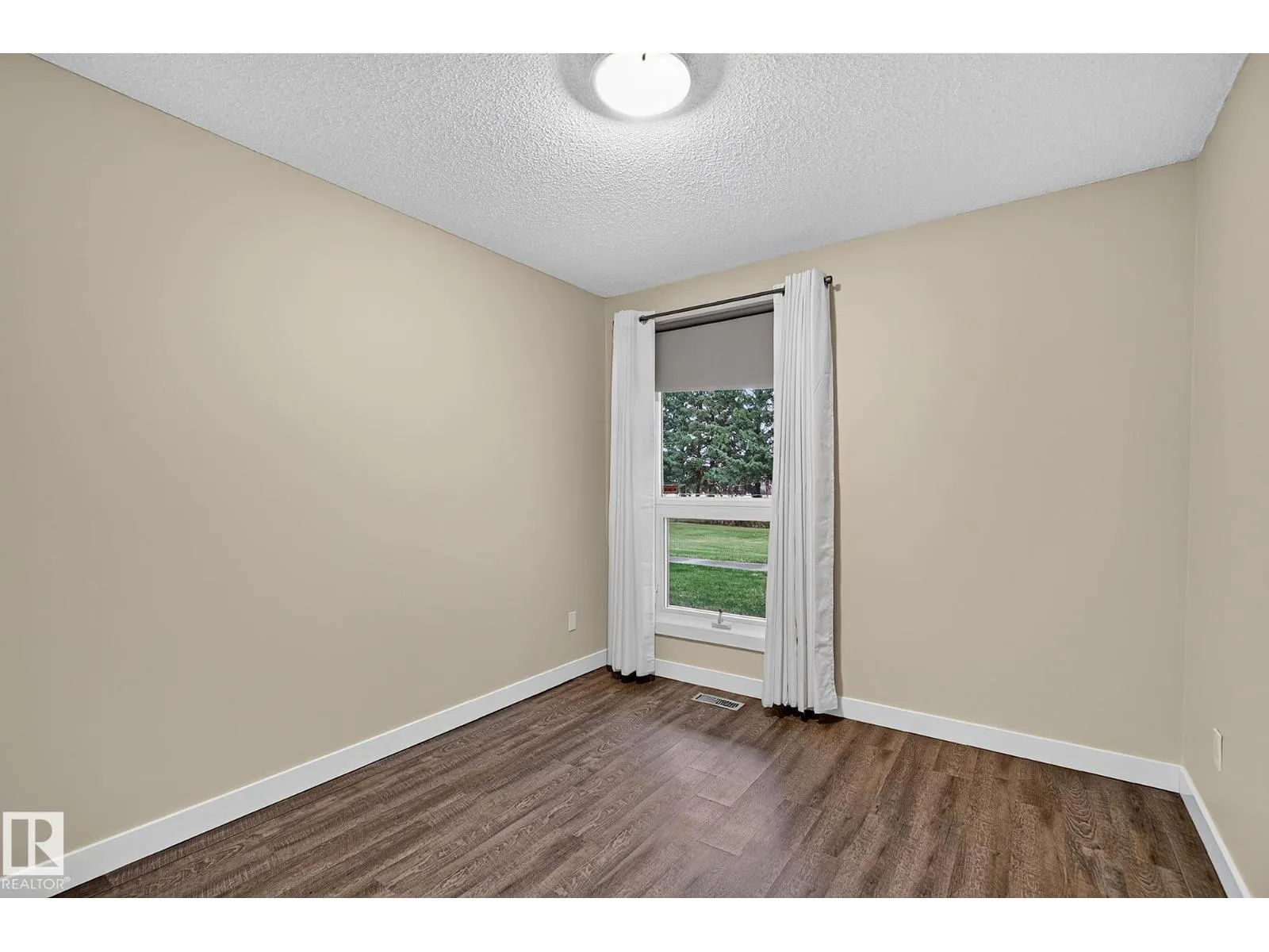 #12 2115 118 ST NW
