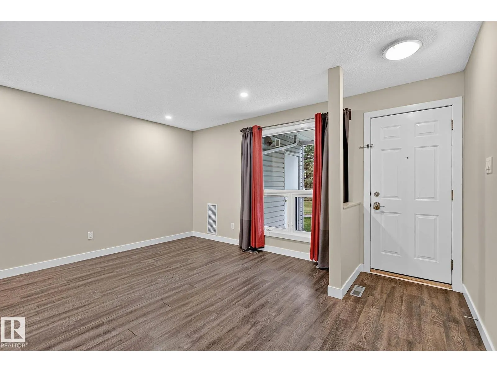 #12 2115 118 ST NW