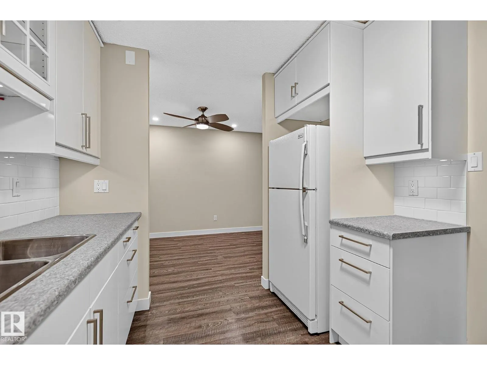 #12 2115 118 ST NW
