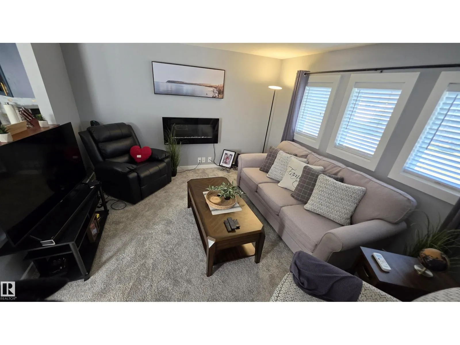 461 Westview CL NW NW