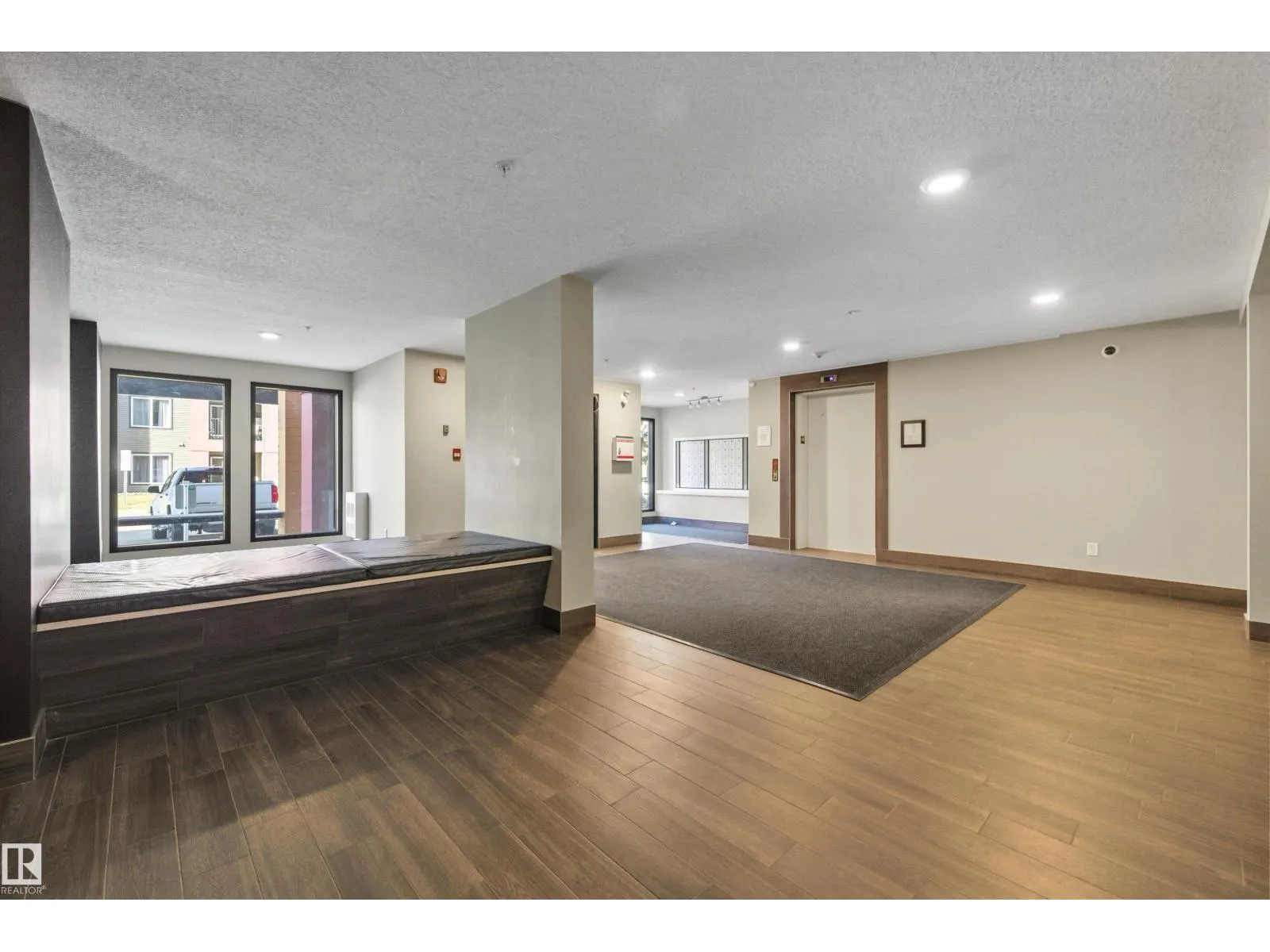 #317 340 WINDERMERE RD NW
