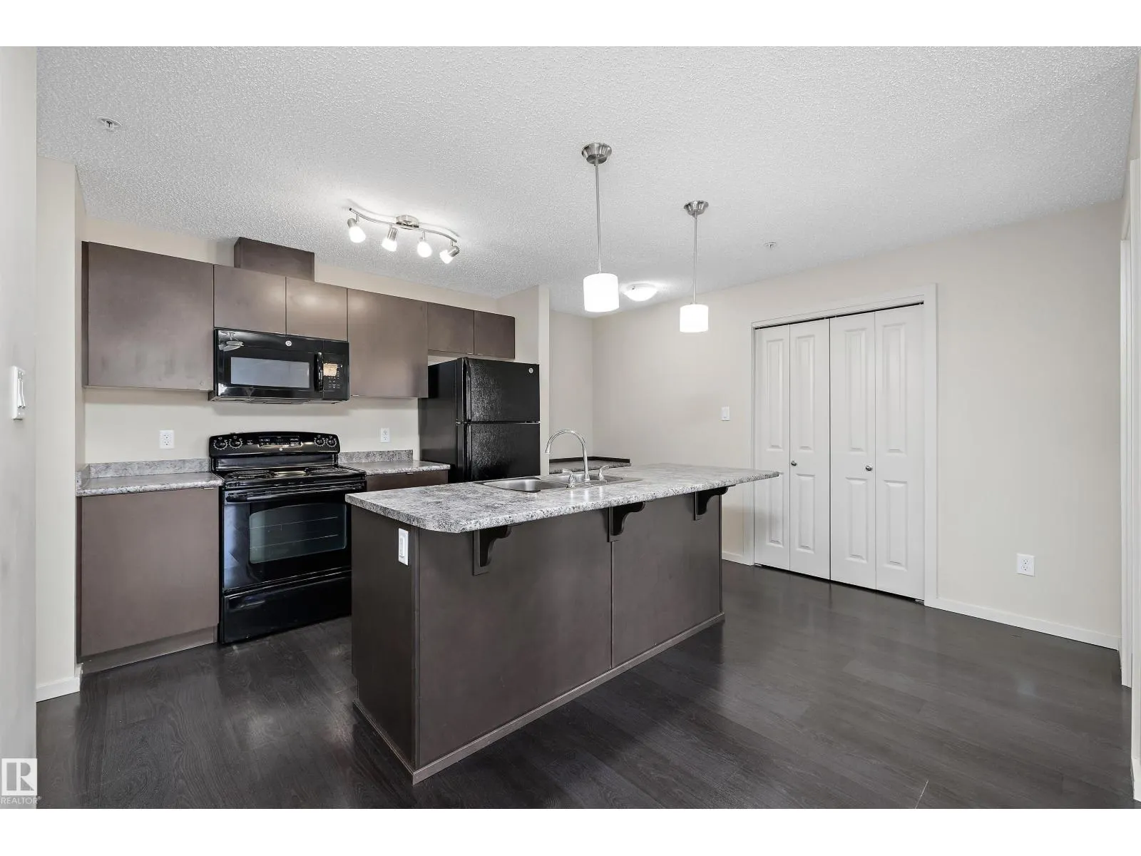 #317 340 WINDERMERE RD NW