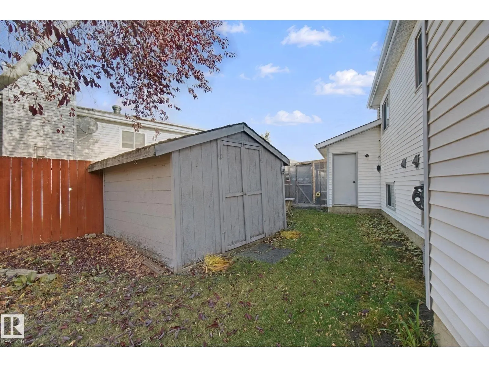 3355 145 AV NW