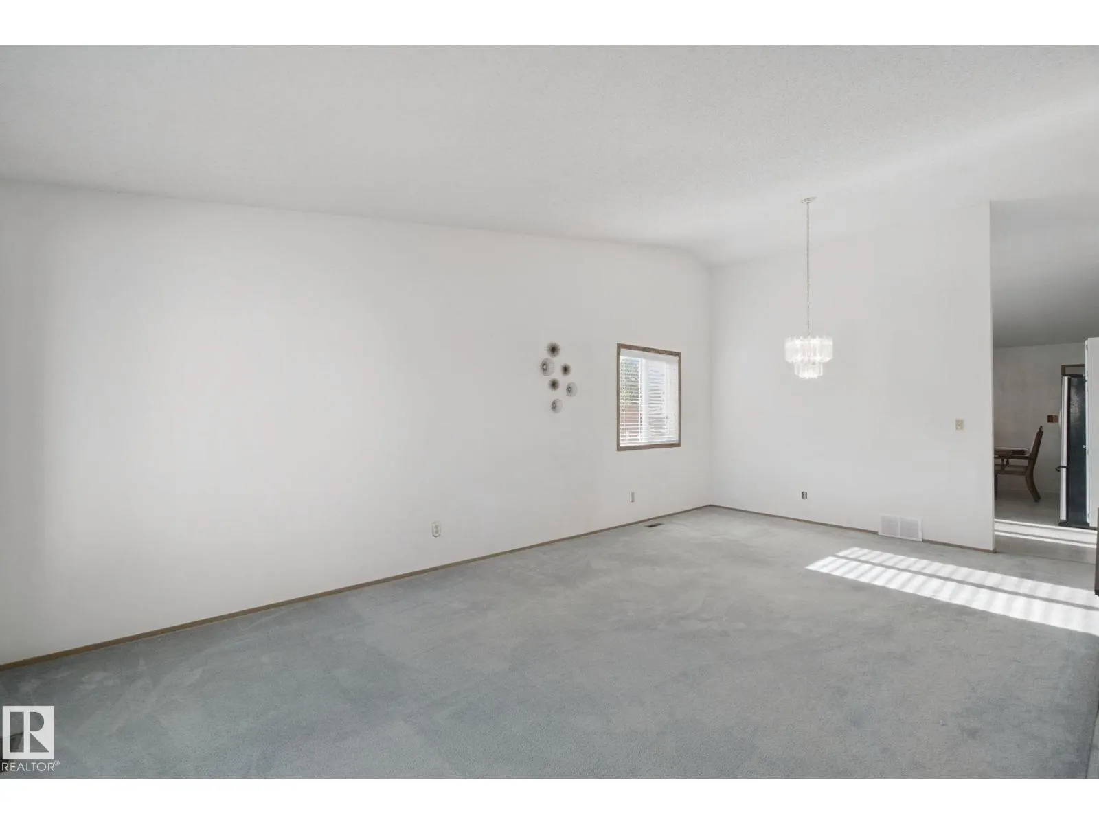 3355 145 AV NW