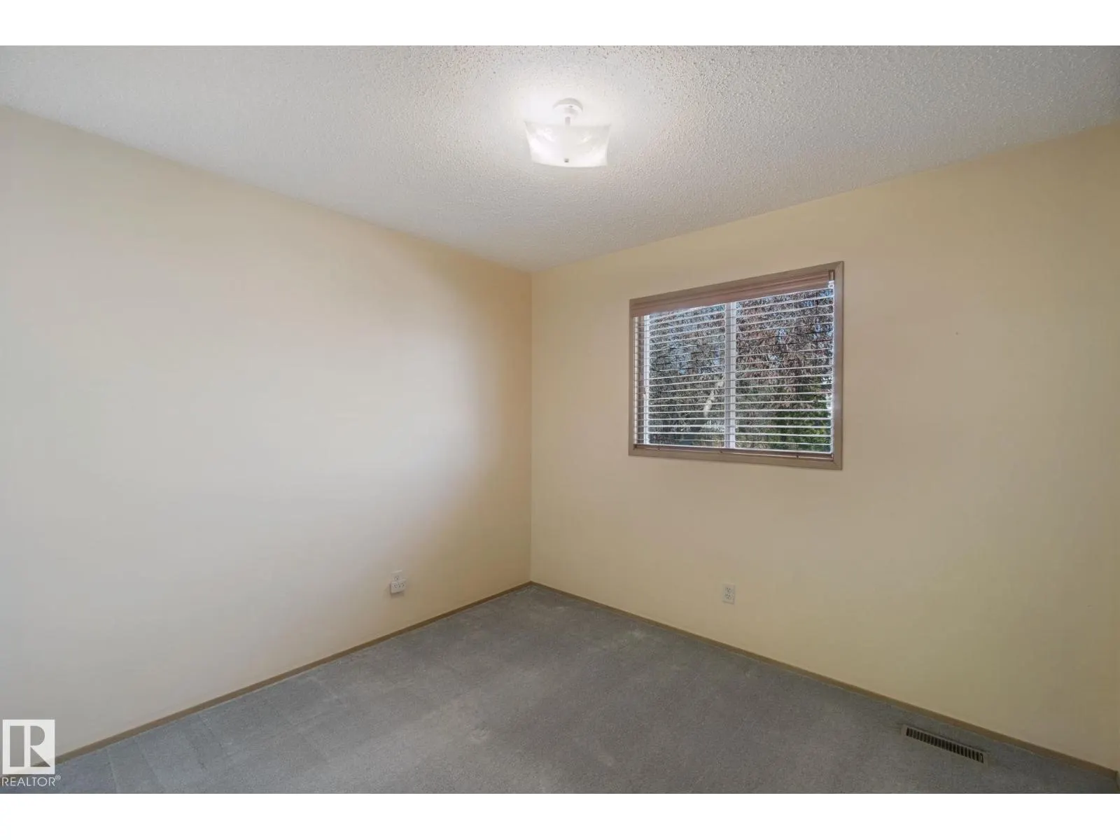 3355 145 AV NW