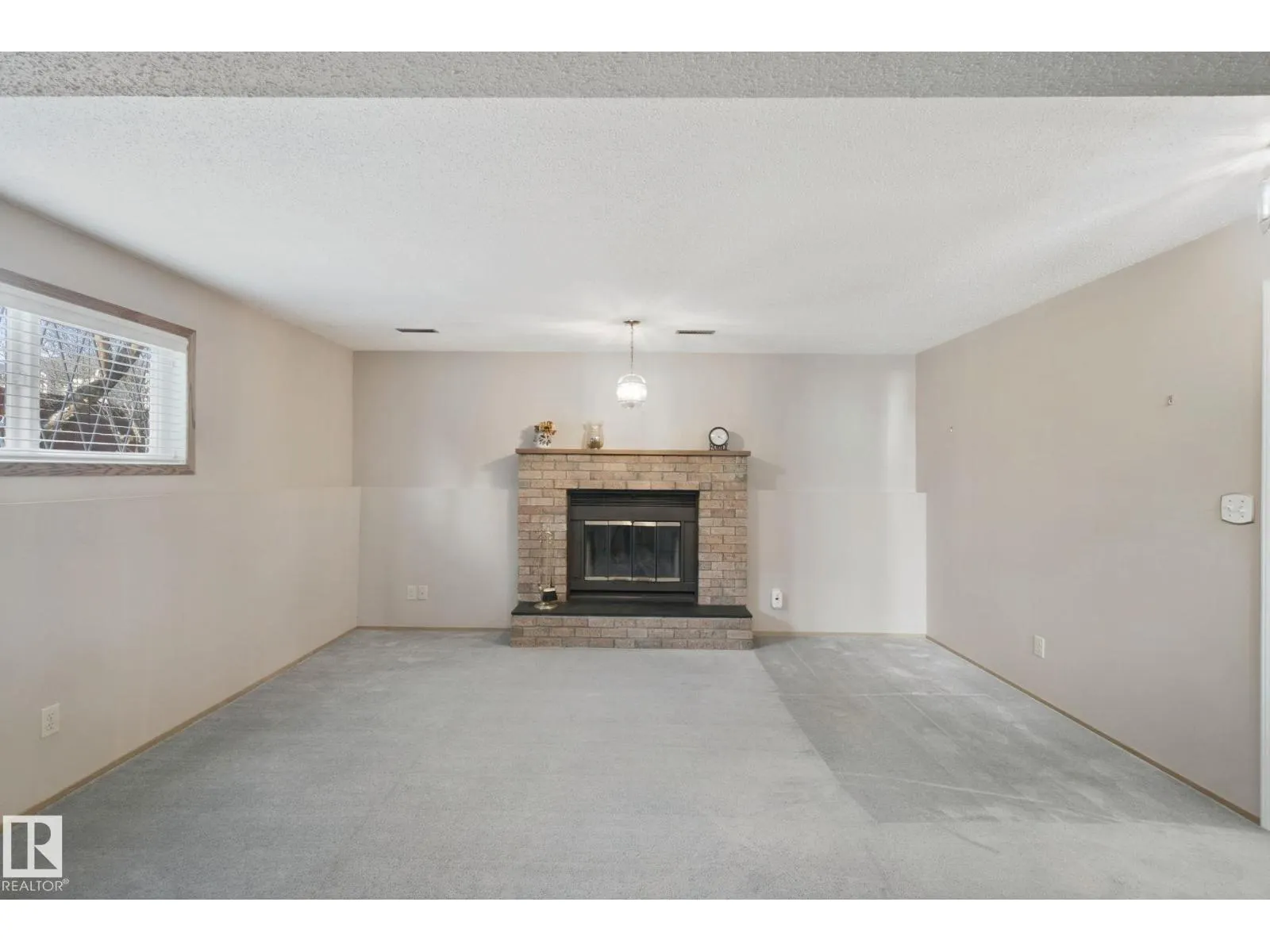 3355 145 AV NW
