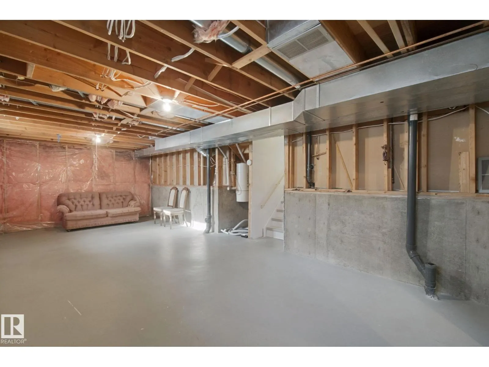 3355 145 AV NW