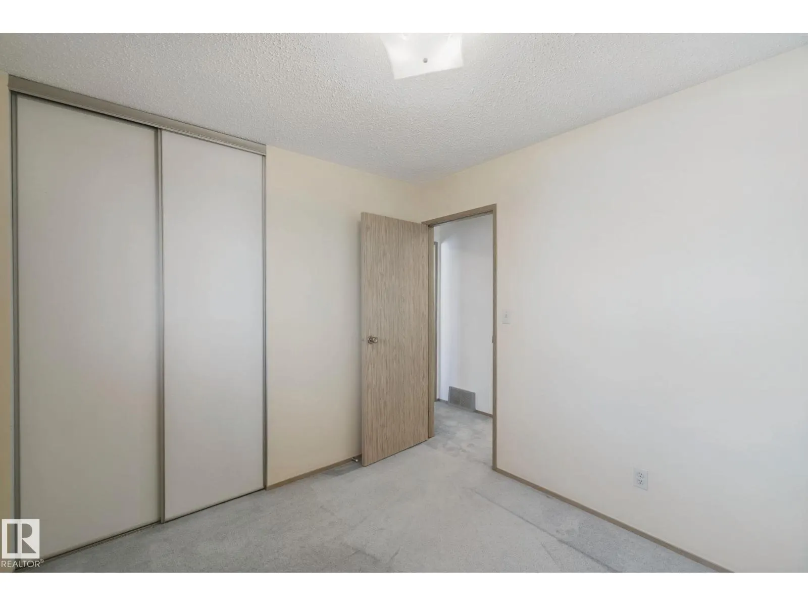 3355 145 AV NW