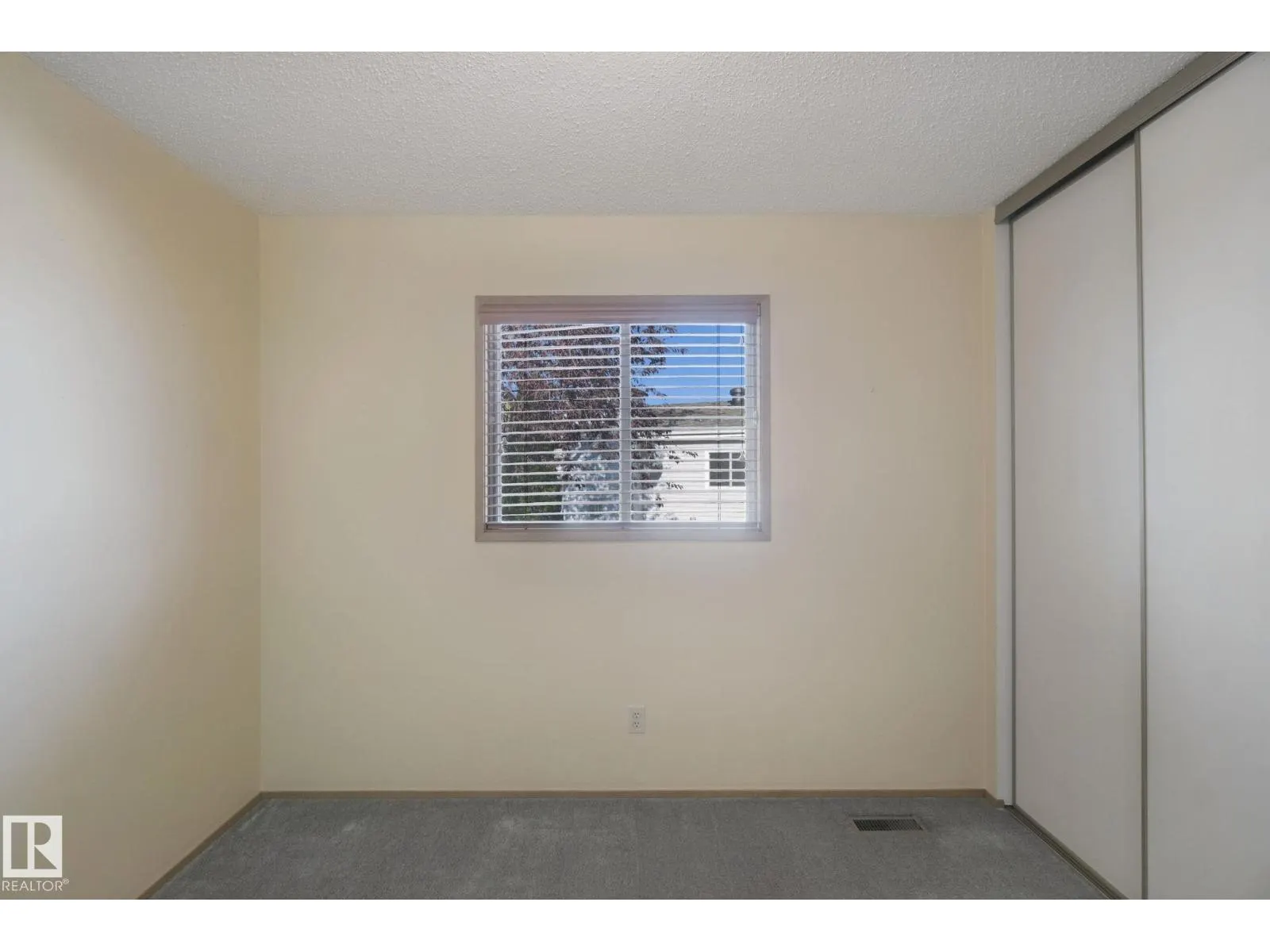 3355 145 AV NW