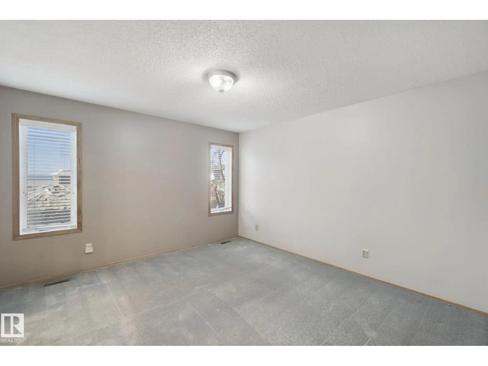 3355 145 AV NW